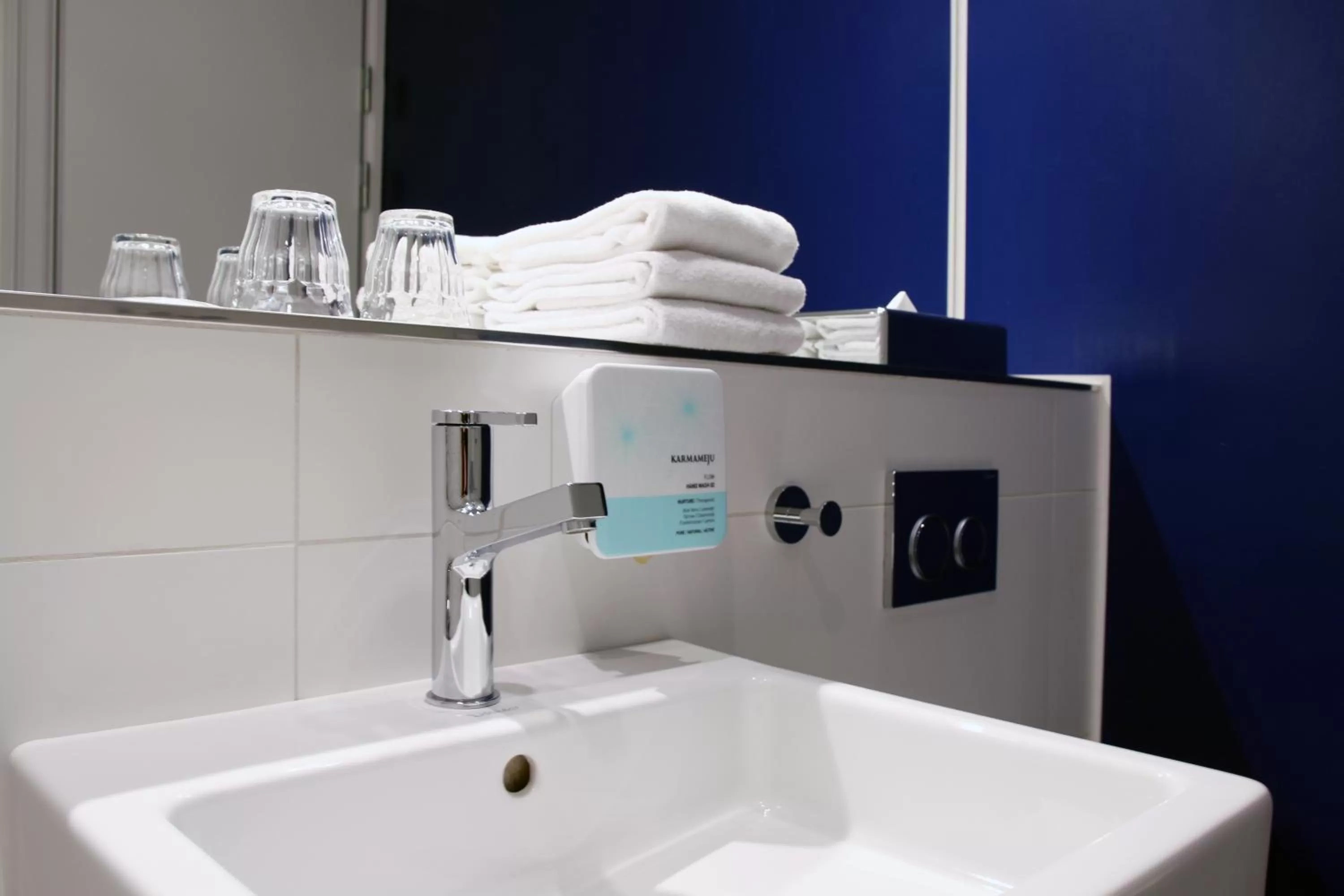 Bathroom in Absalon Hotel