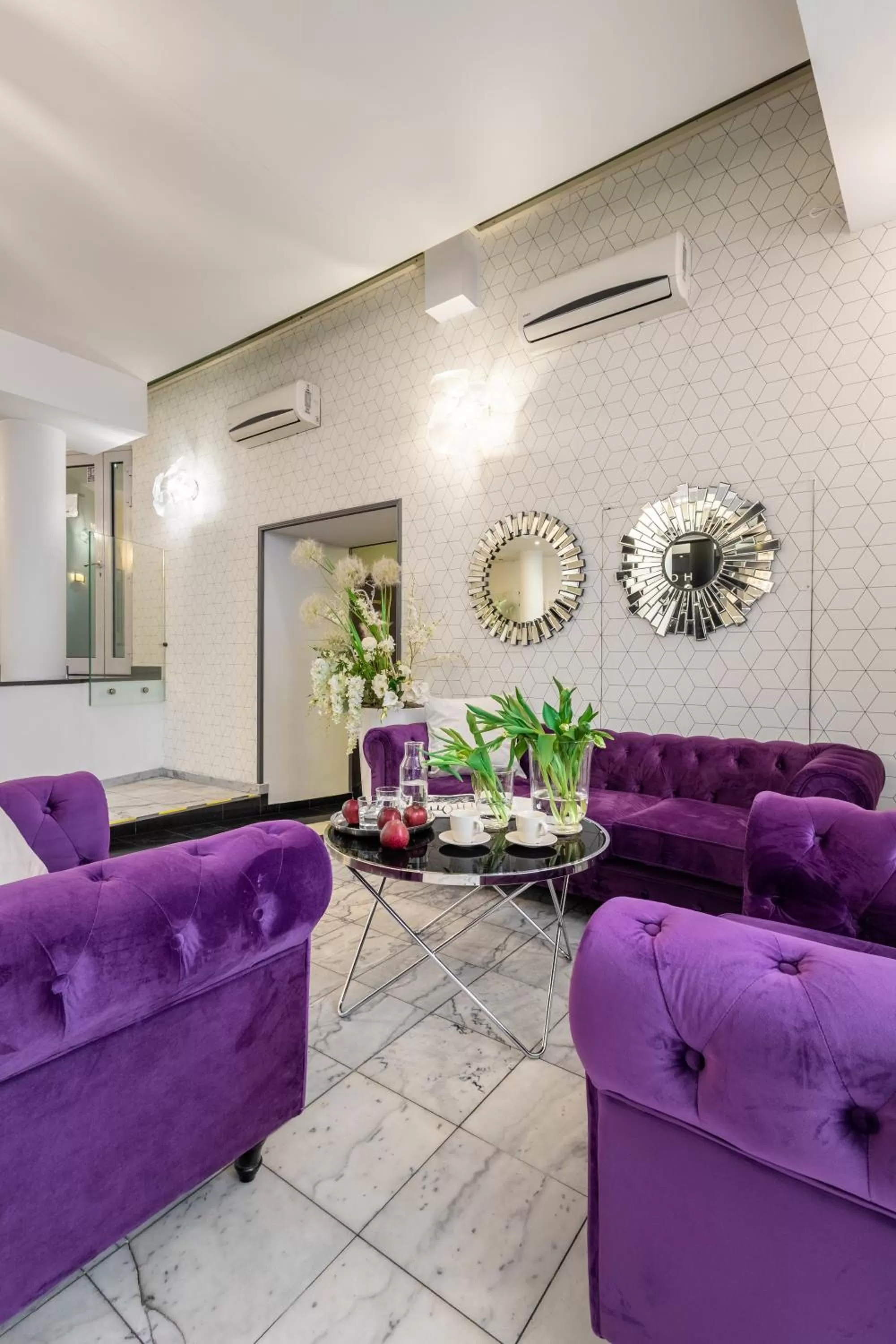 Lobby or reception in Hotel Sofia by The Railway Station Wroclaw