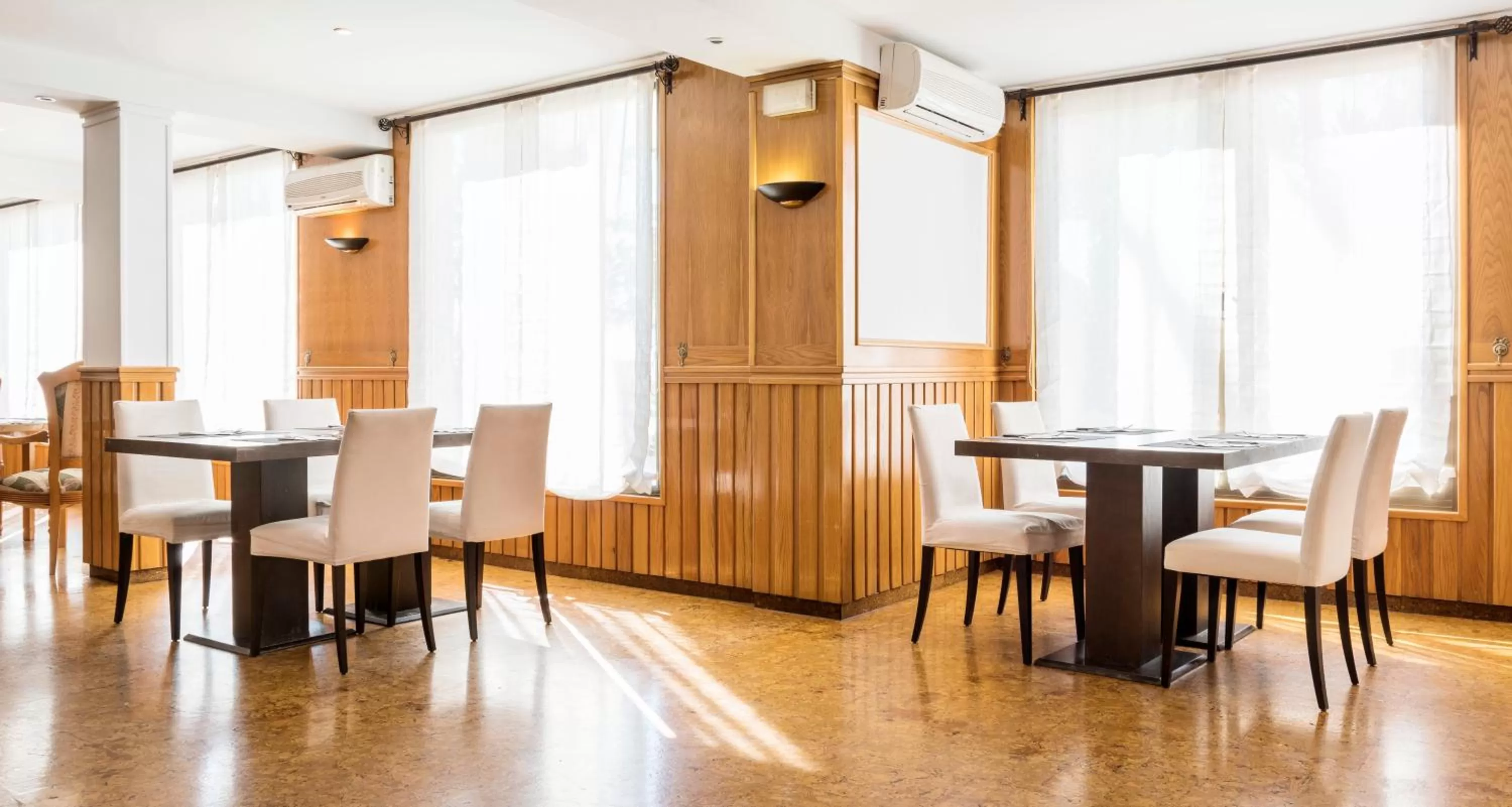 Restaurant/places to eat in Hotel Ilunion Las Lomas