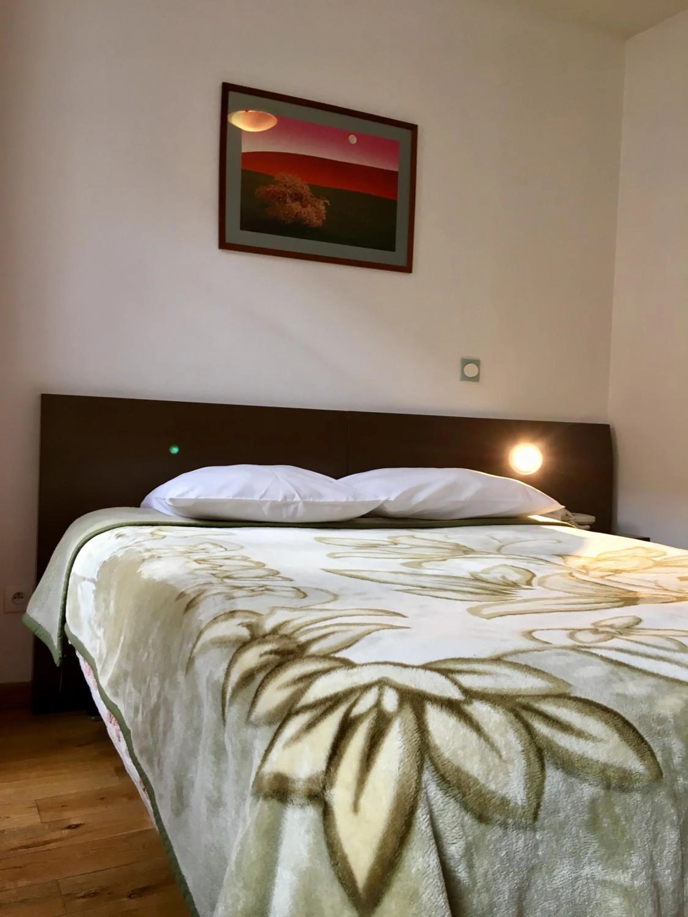 Bed in Hôtel Belle Fontainebleau