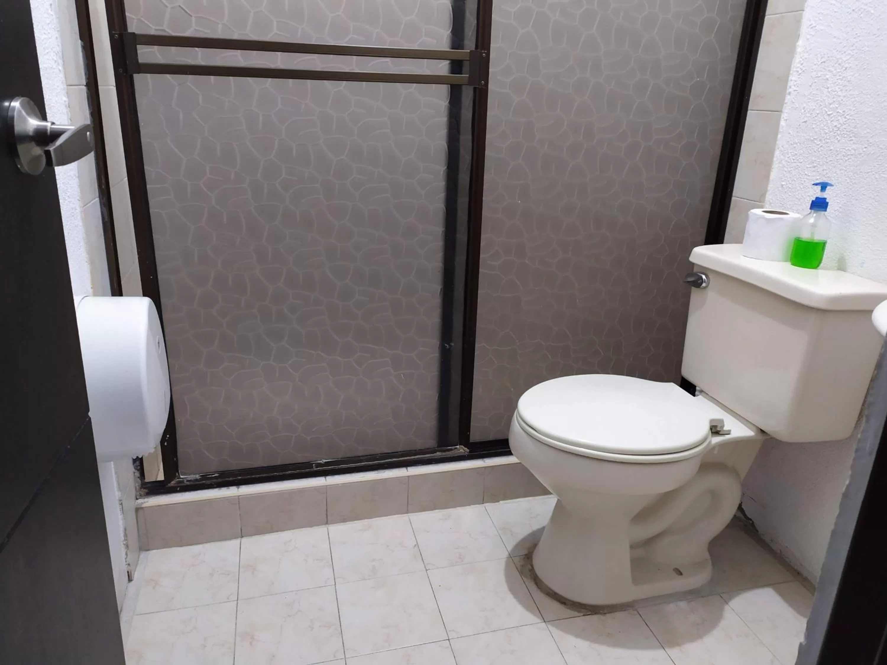 Bathroom in HOTEL LOS ÁNGELES