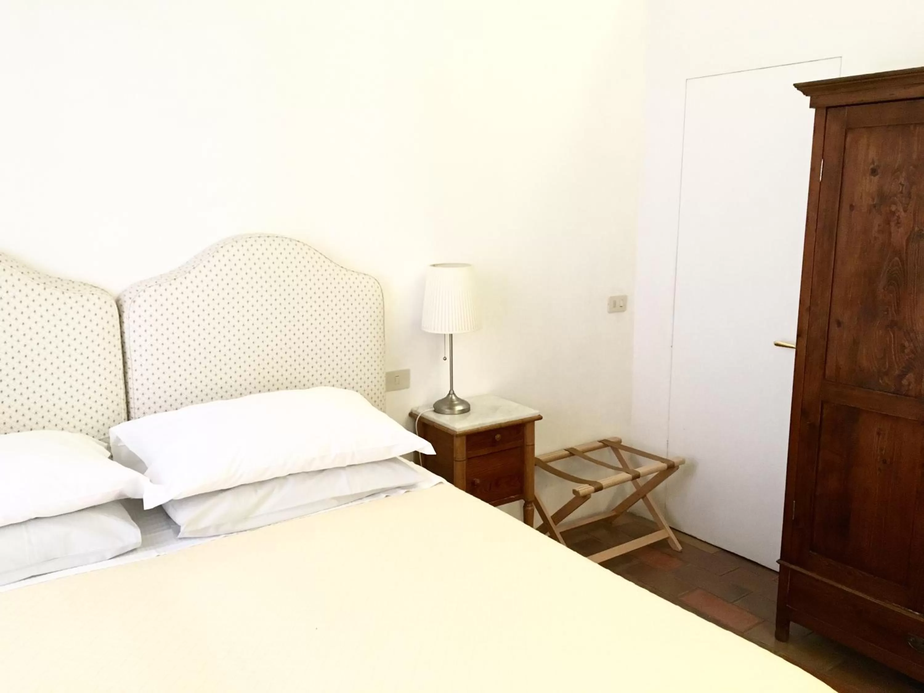 Photo of the whole room, Bed in Vicolo del Lupo Guesthouse