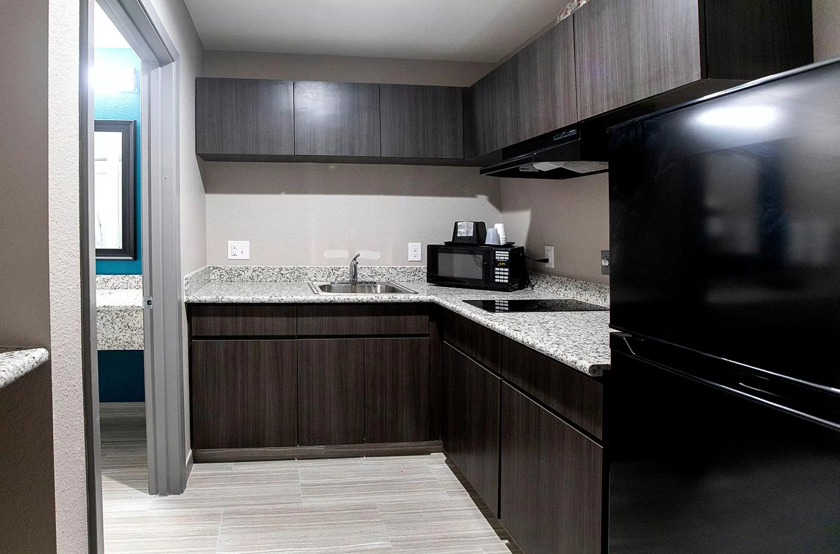 Kitchen or kitchenette in Express Inn