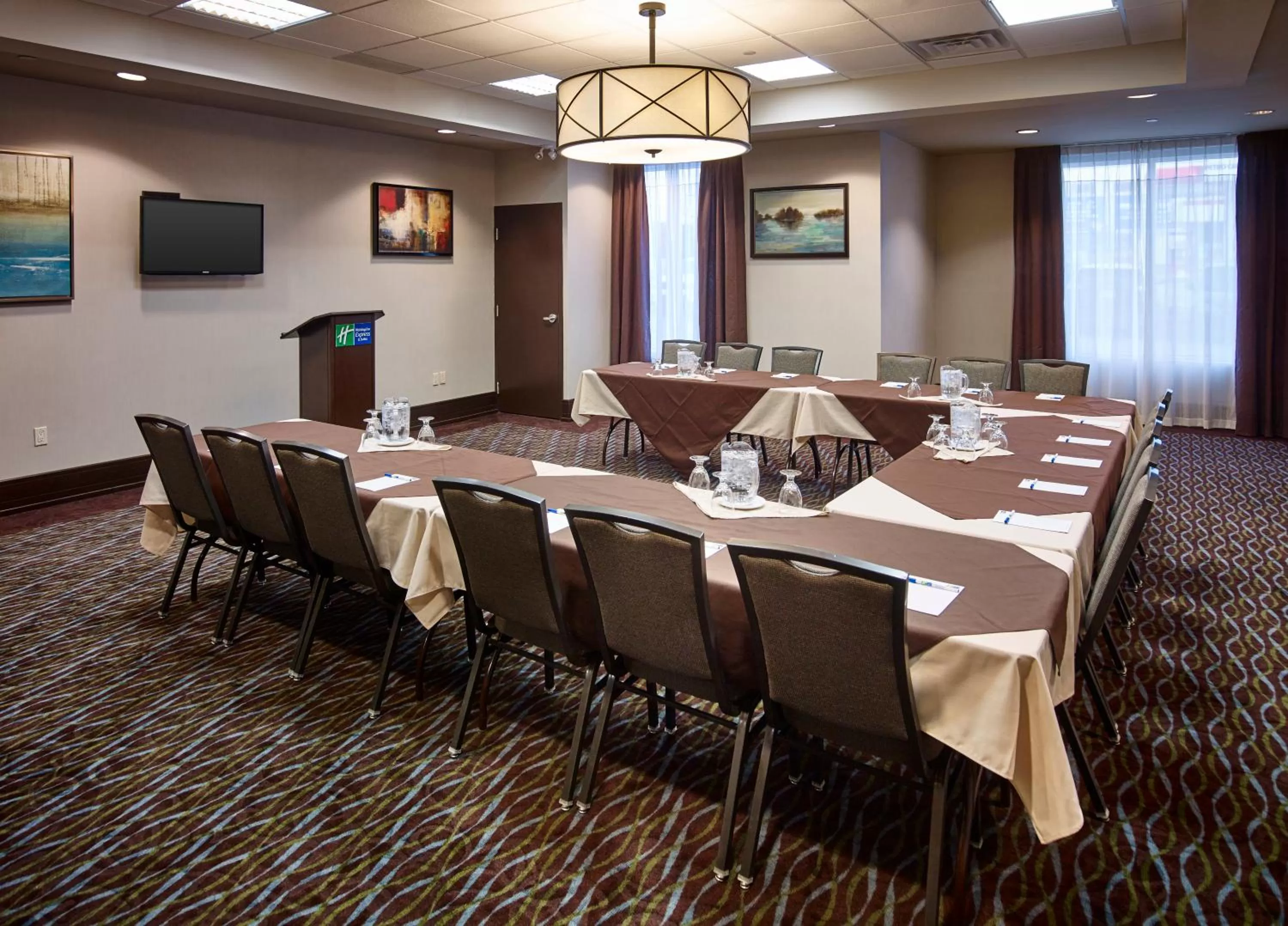 Meeting/conference room in Holiday Inn Express & Suites Timmins by IHG