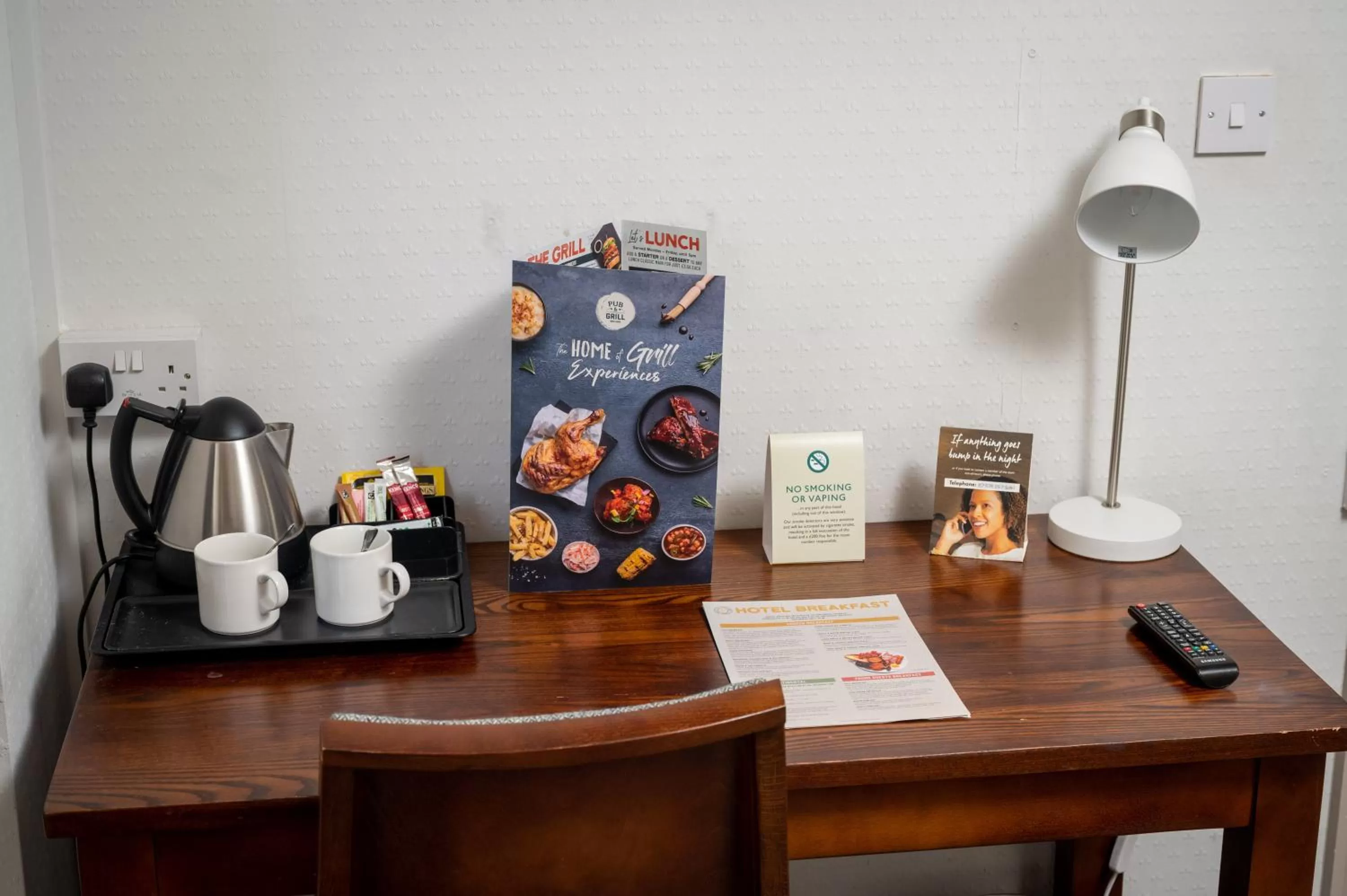 Coffee/tea facilities in Cocked Hat by Greene King Inns