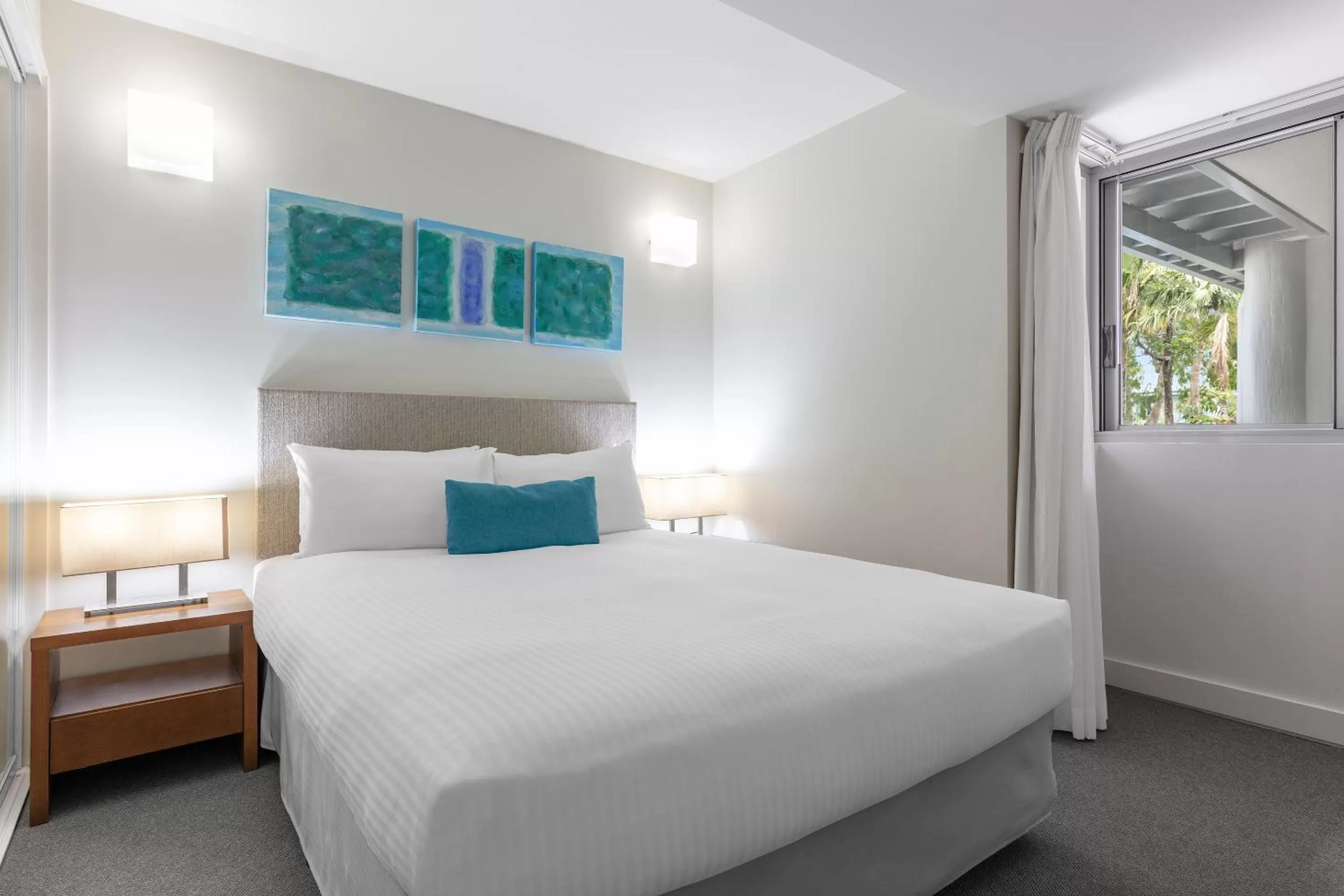 Bed in Drift Palm Cove