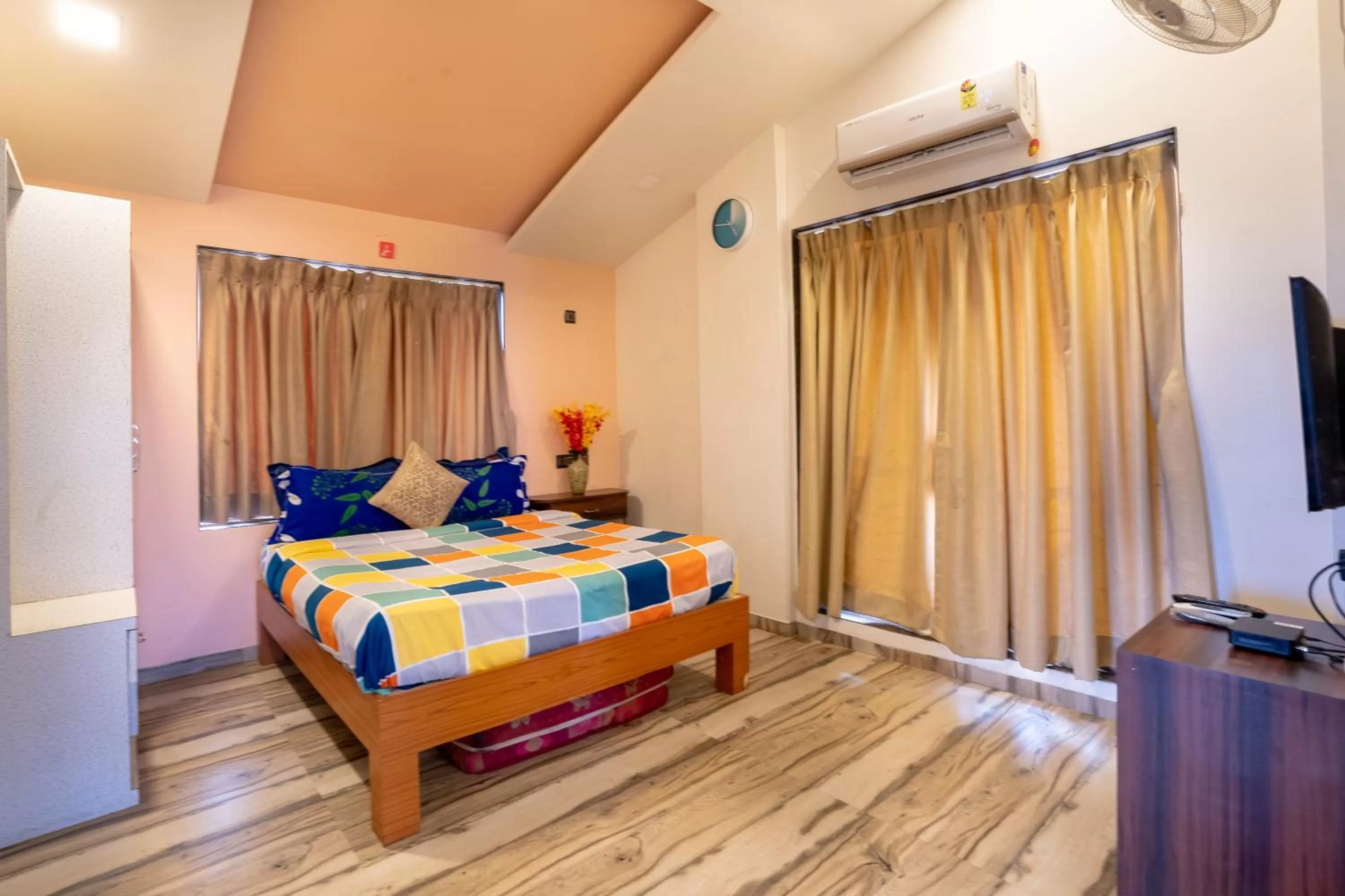 Bed in Pooja Villa Suites-Rooms and Pool, Igatpuri