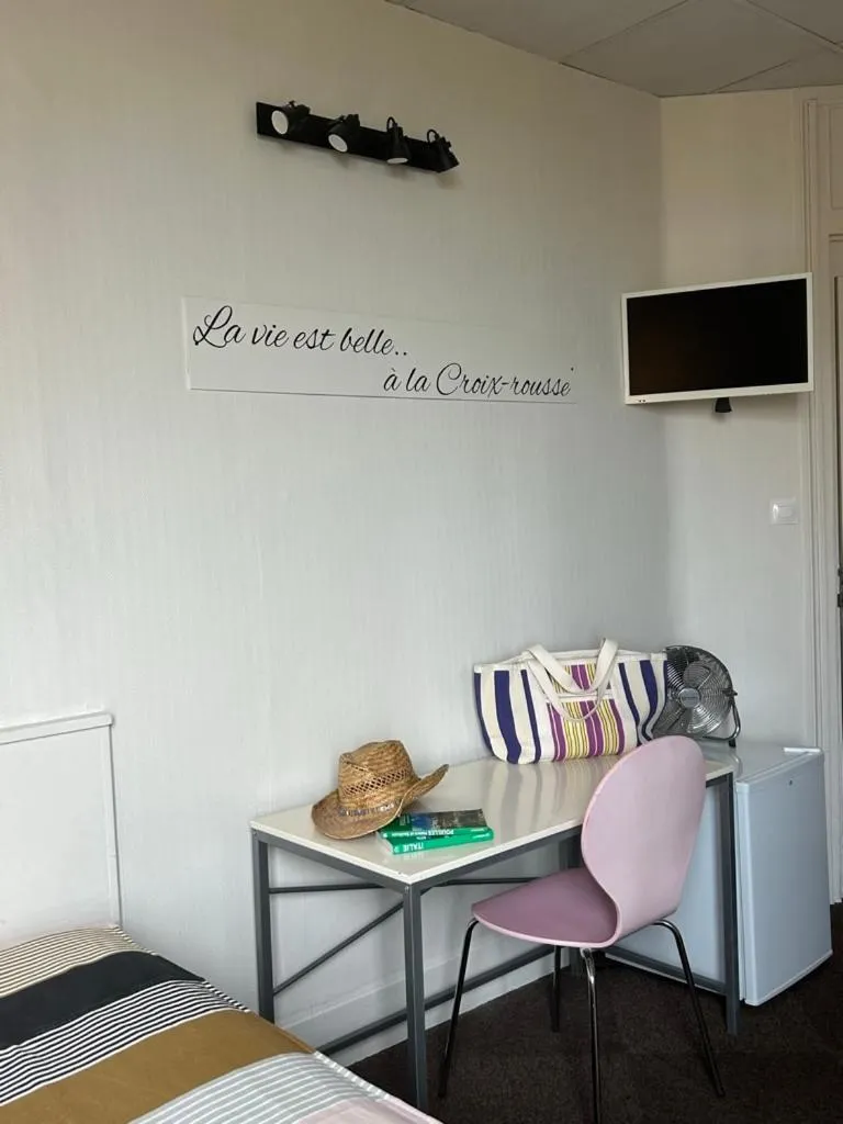 Bed in Hôtel de la Croix-Rousse