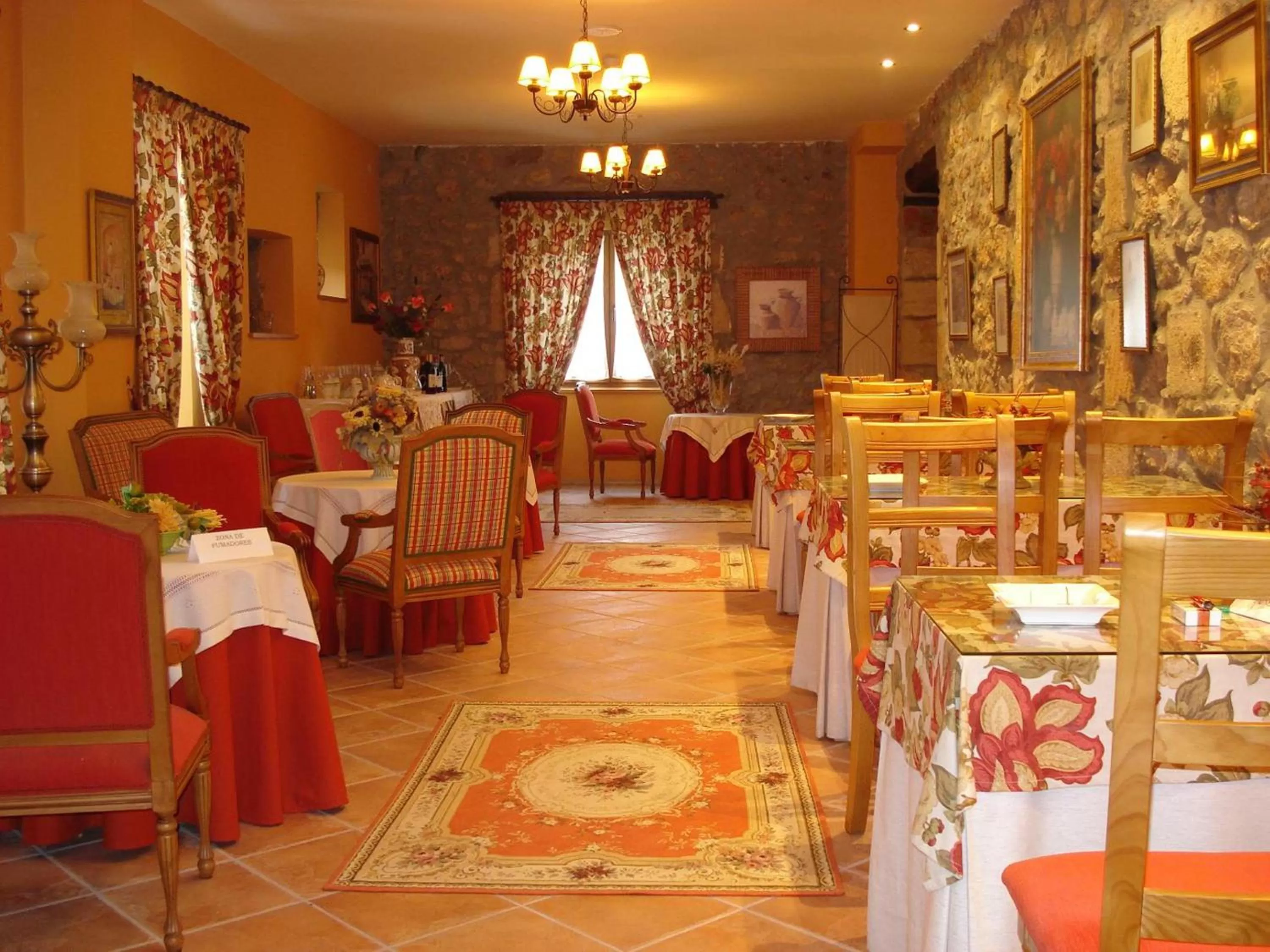 Restaurant/places to eat in Hotel Palacio Garcia Quijano
