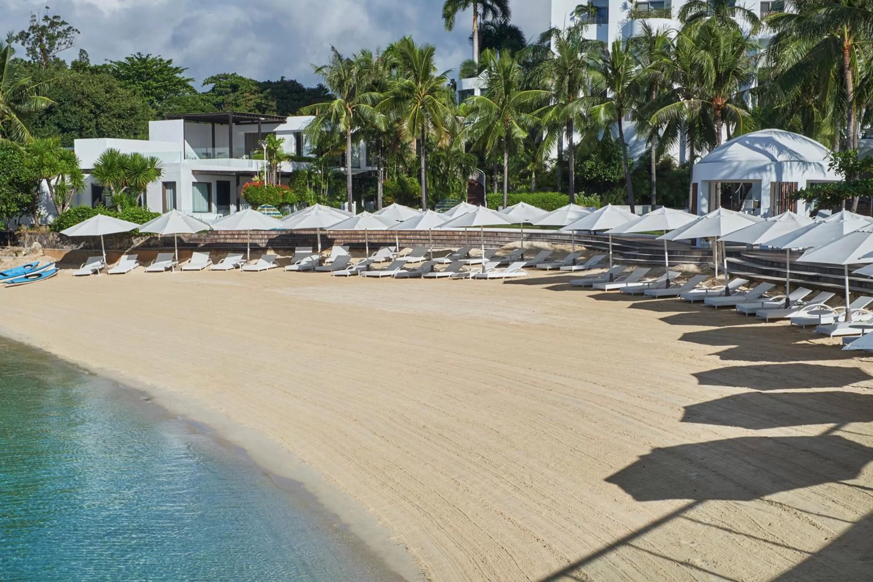 Beach in Mövenpick Hotel Mactan Island Cebu