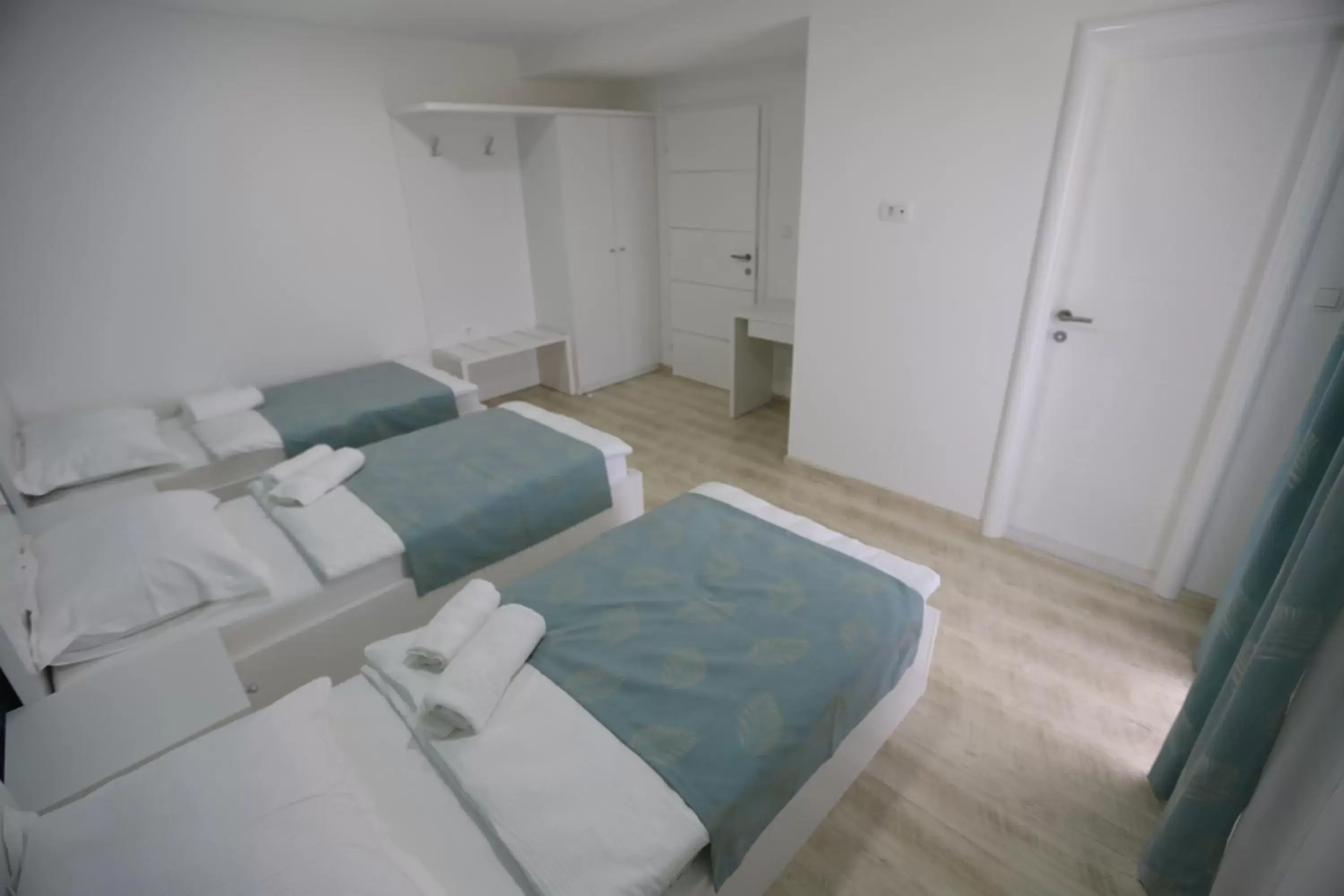 Comfort Triple Room with Balcony in Villa Flowers Comfort Triple Room with Balcony in Villa Flowers