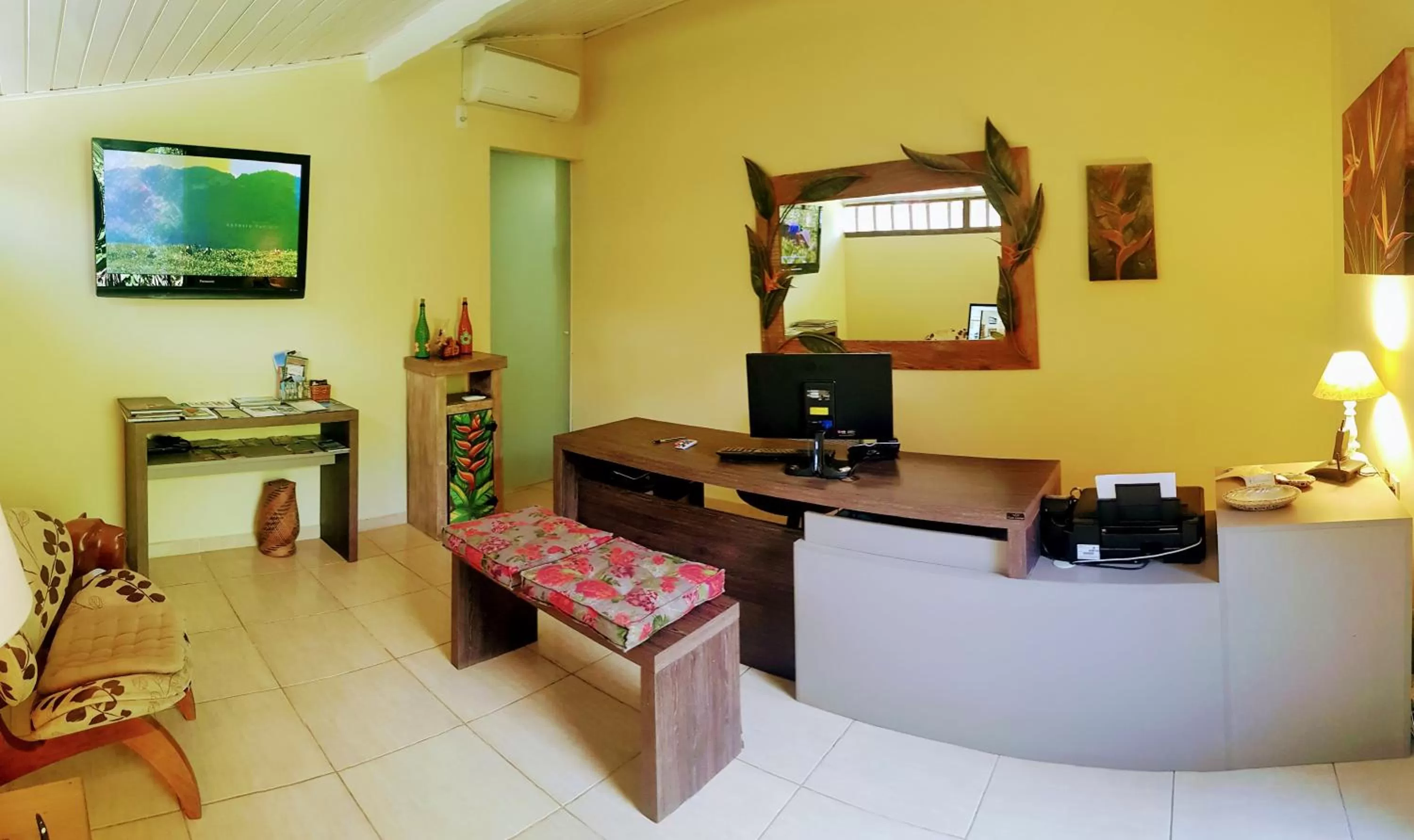 Lobby or reception in Eliconial Paraty Pousada