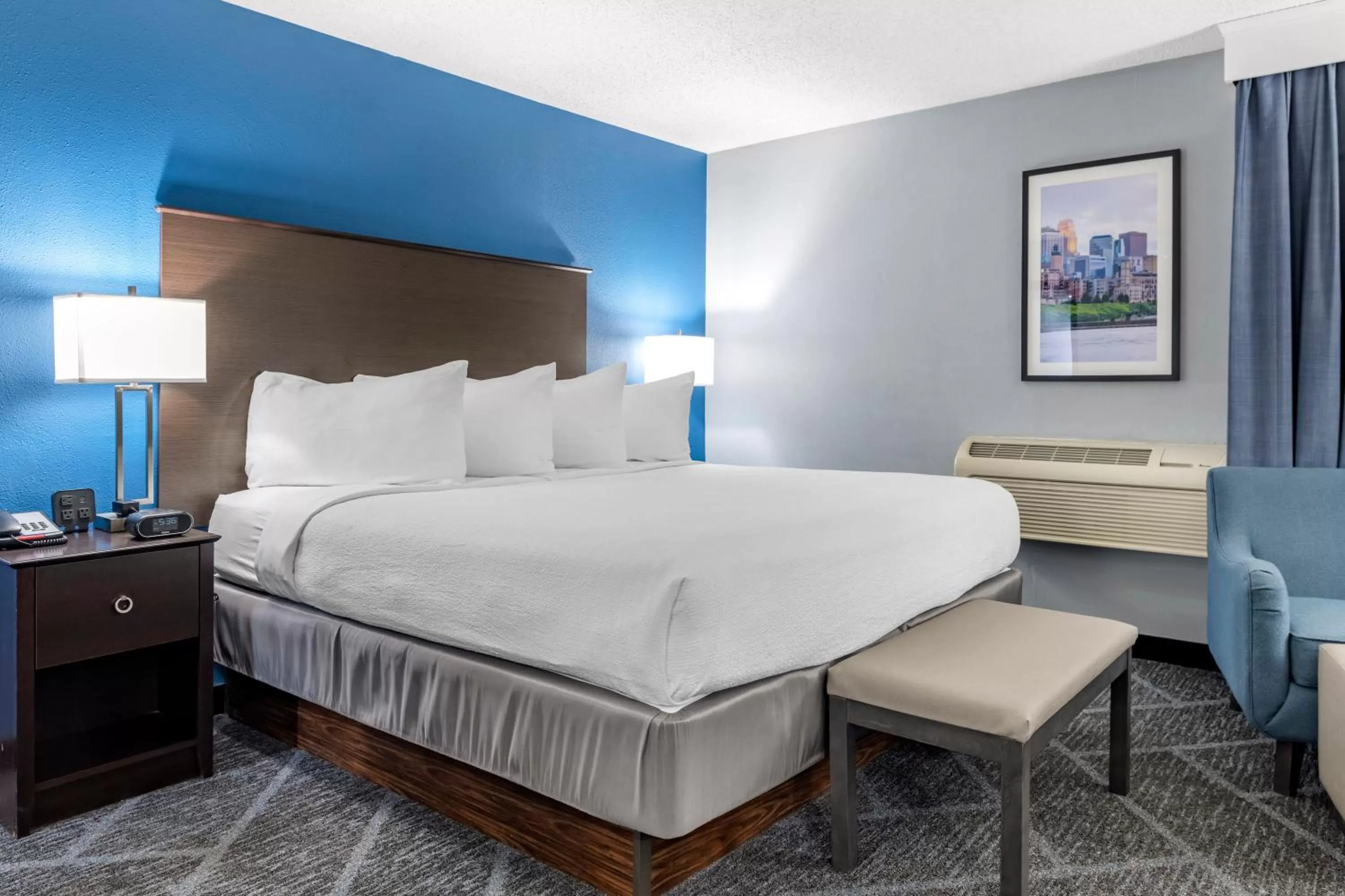 King Room with Mobility Accessible Roll-In Shower in Best Western Bloomington Edina - Minneapolis
