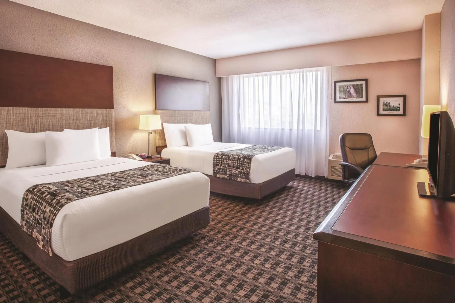 Photo of the whole room, Bed in CHN Hotel Monterrey Norte, Trademark Collection by Wyndham