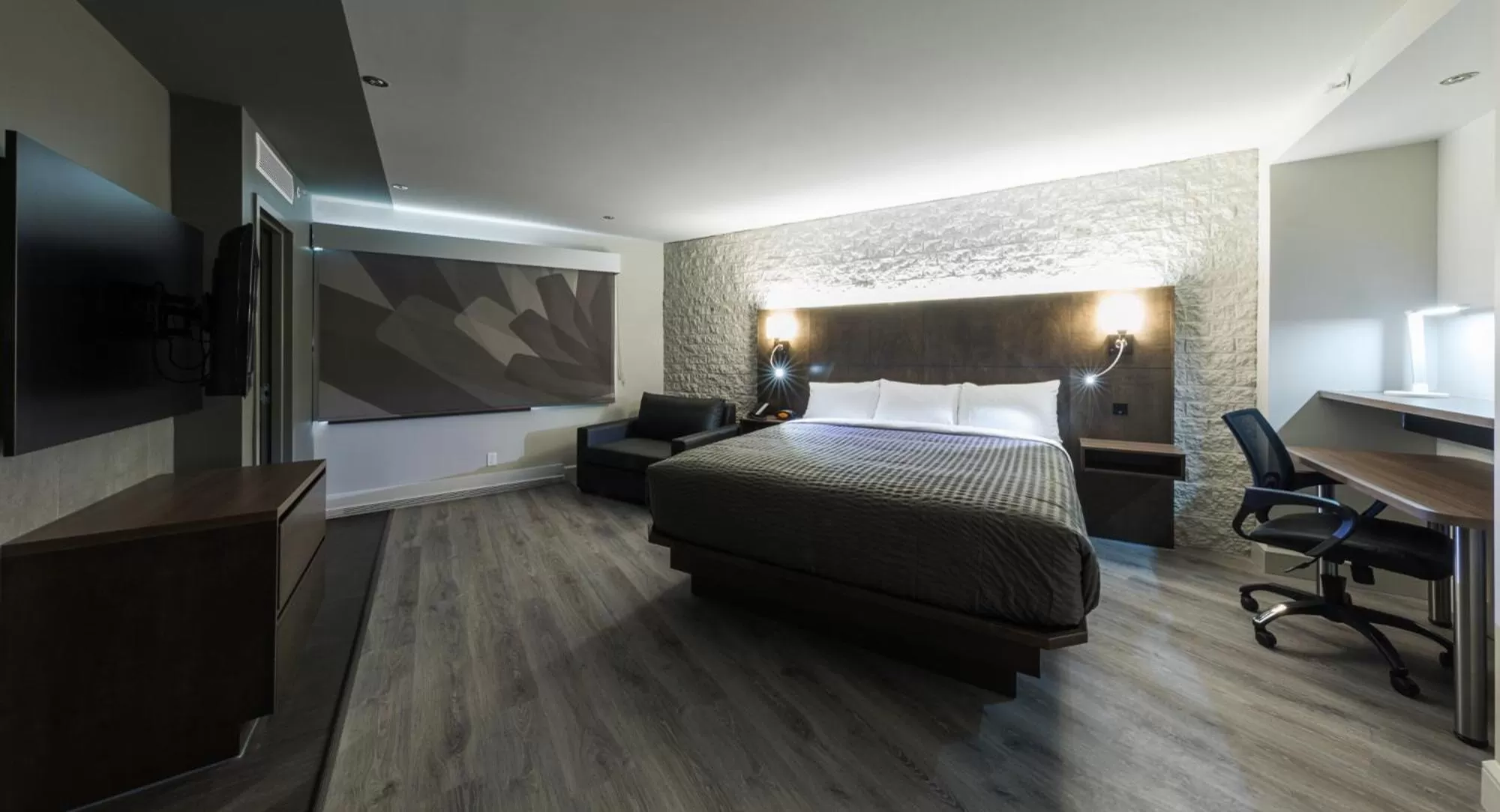 Bed in Hôtel & Suites Normandin Lévis