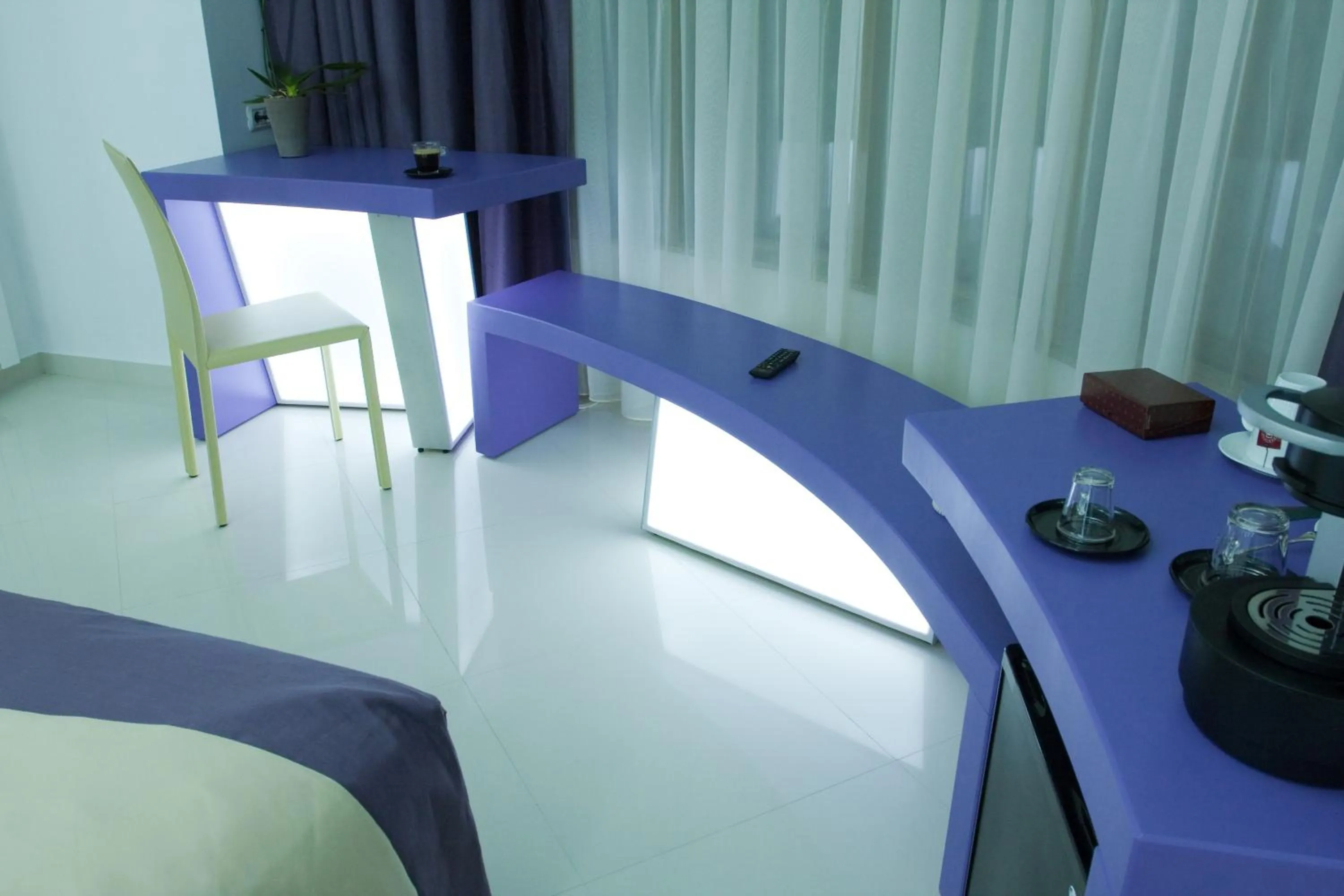 Coffee/tea facilities in Christina Hotel