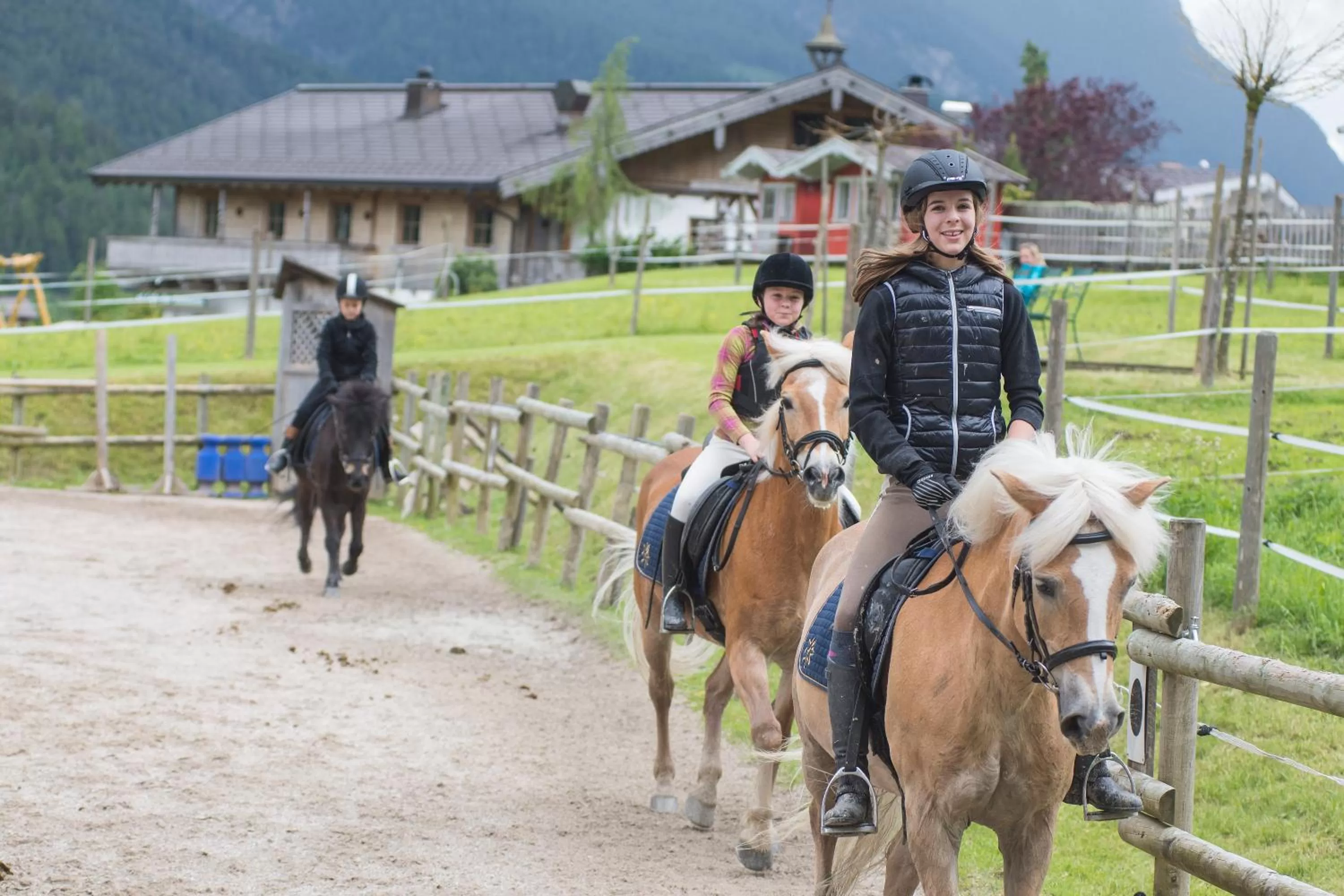 Horse-riding in Familienparadies Sporthotel Achensee - FAMILIES ONLY
