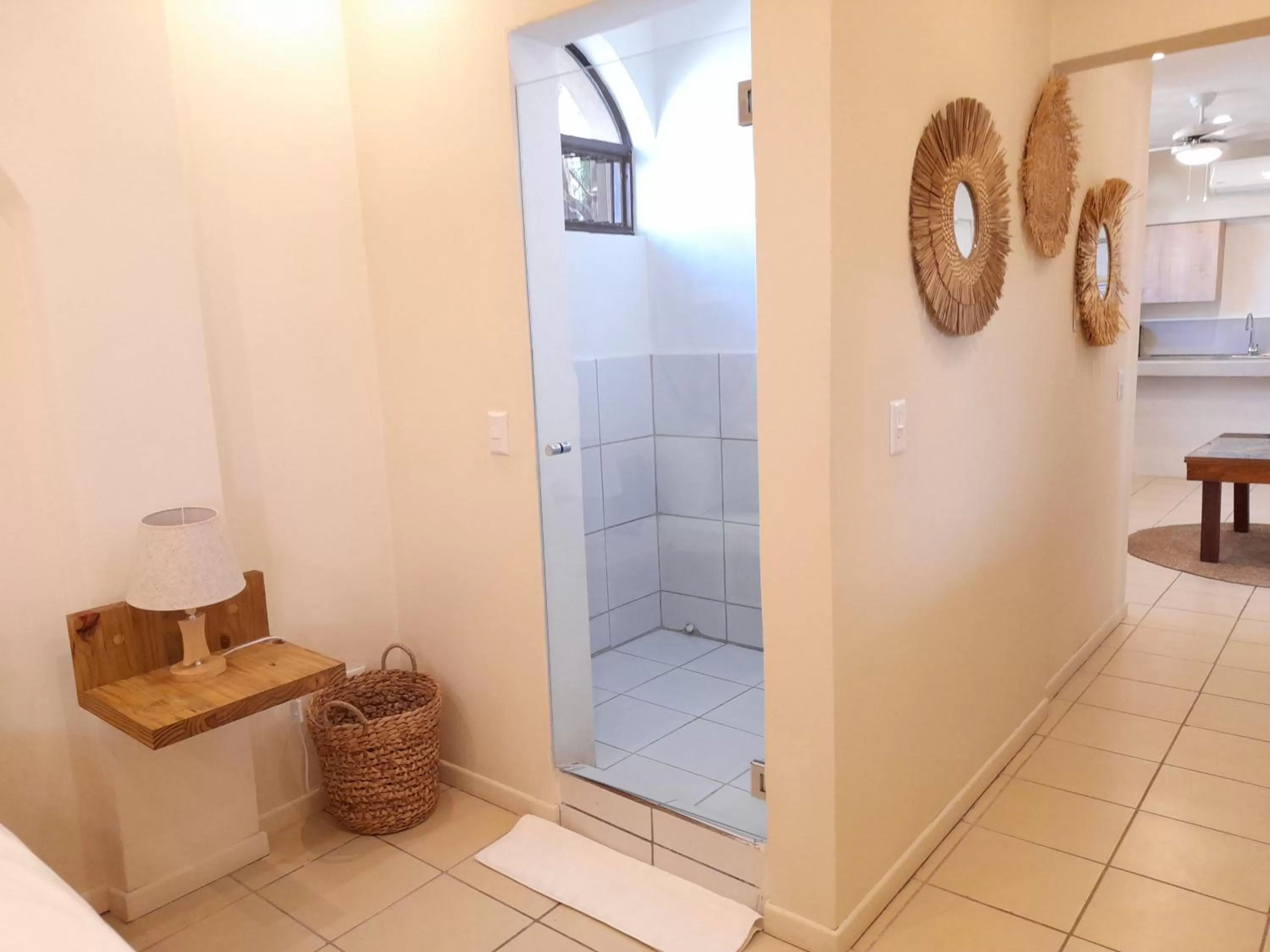 Shower in Zulu Surf Hotel Tamarindo