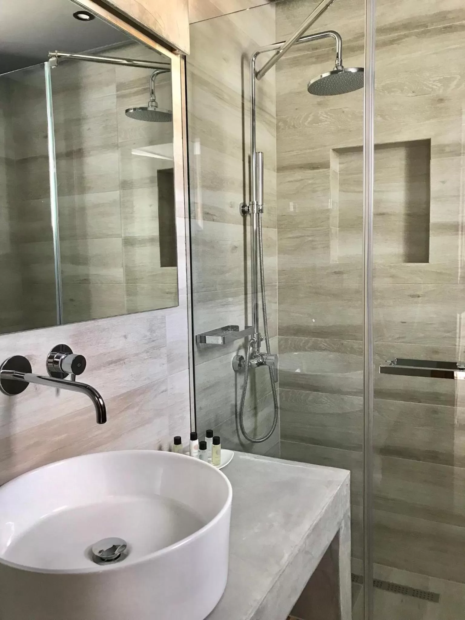 Shower in AELLIA HOTEL & SUITES LEROS