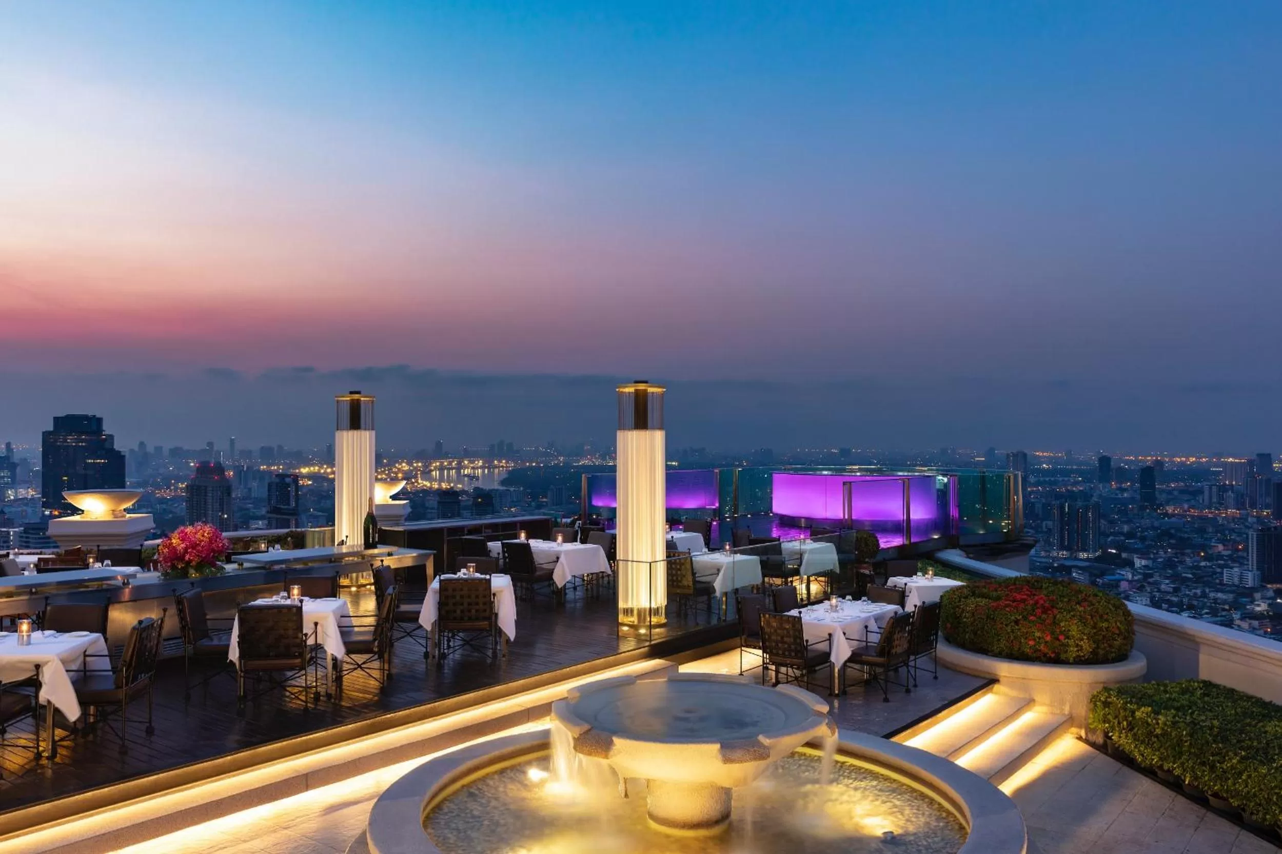 Restaurant/places to eat in lebua at State Tower