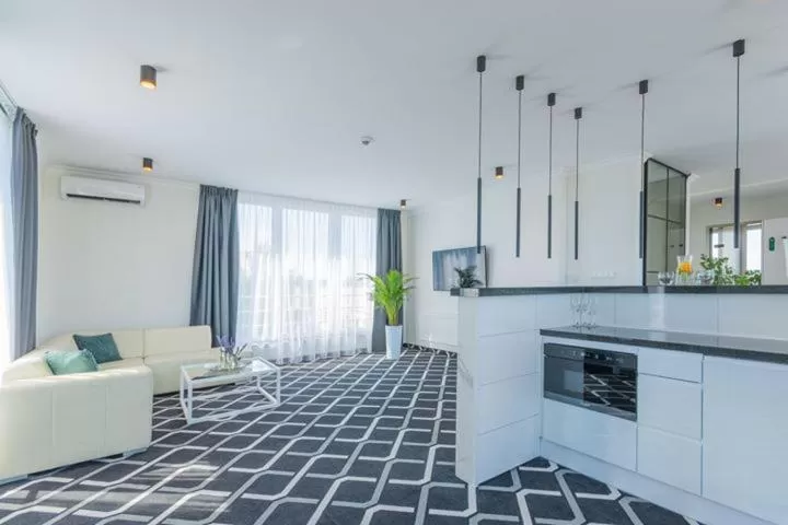 TV and multimedia in Hotel Lantier & Swimming Pool Zone