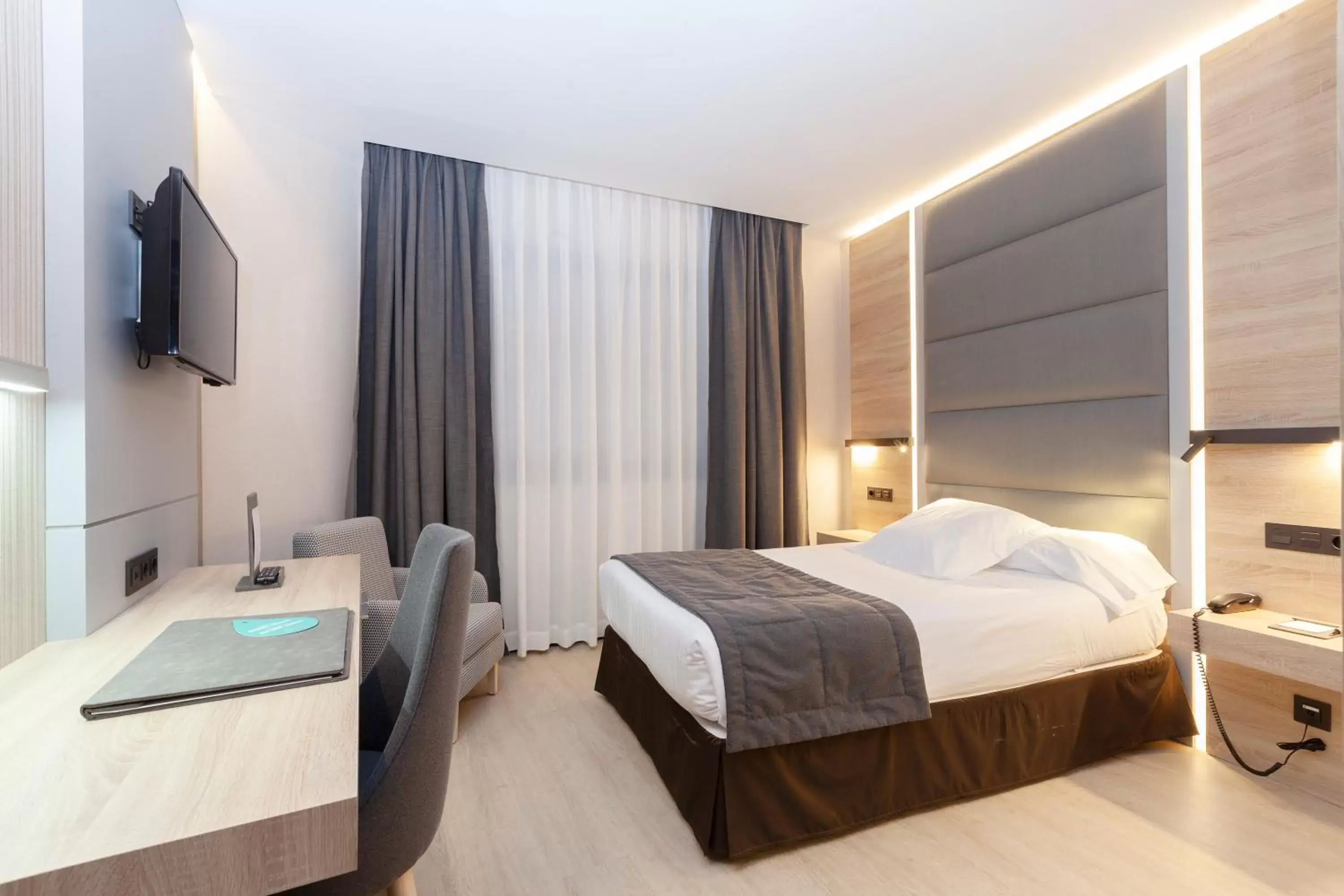 Budget Single Room - single occupancy in Hotel Liabeny Budget Single Room - single occupancy in Hotel Liabeny