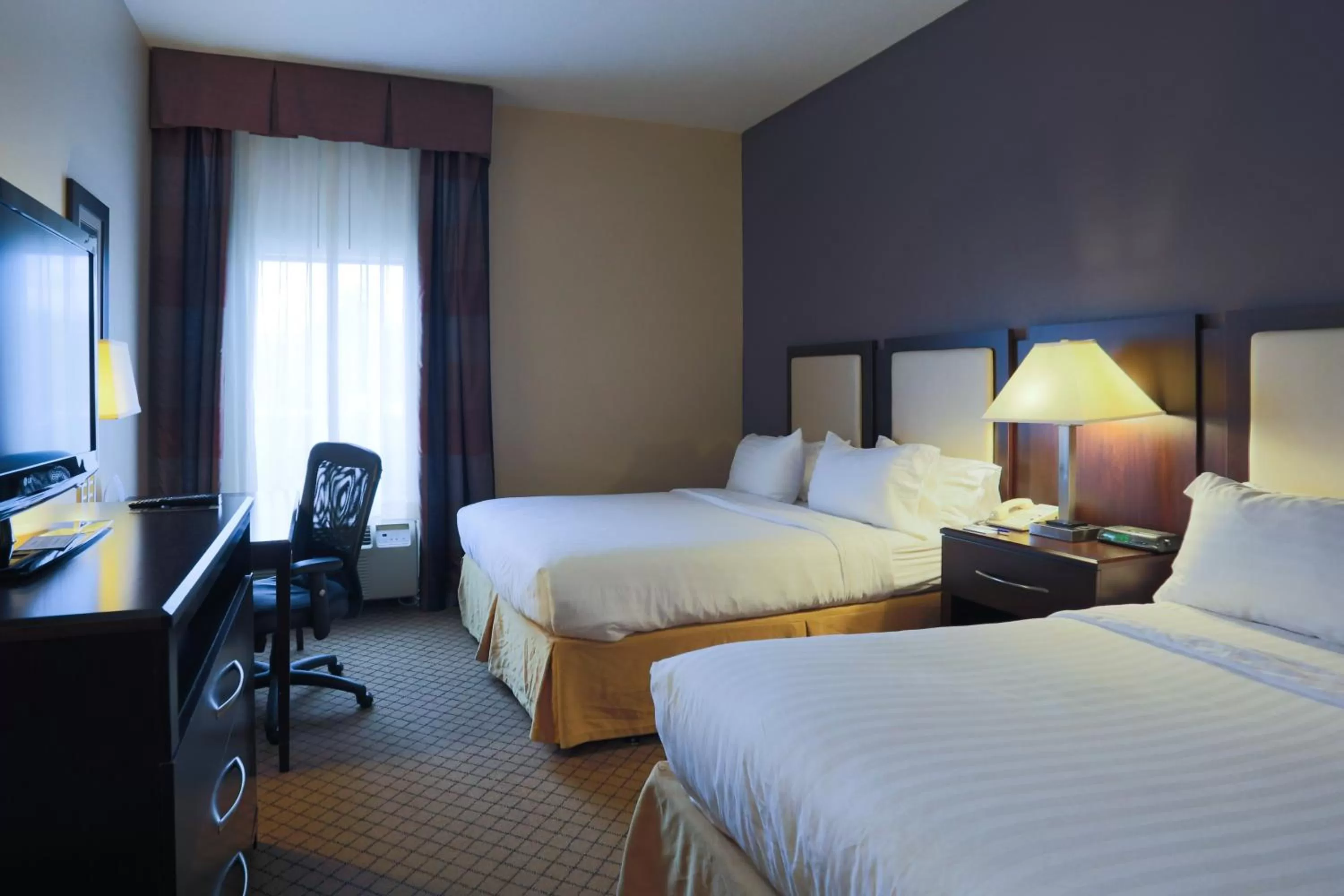 Photo of the whole room, Bed in Holiday Inn Express Hotel & Suites Blythewood by IHG