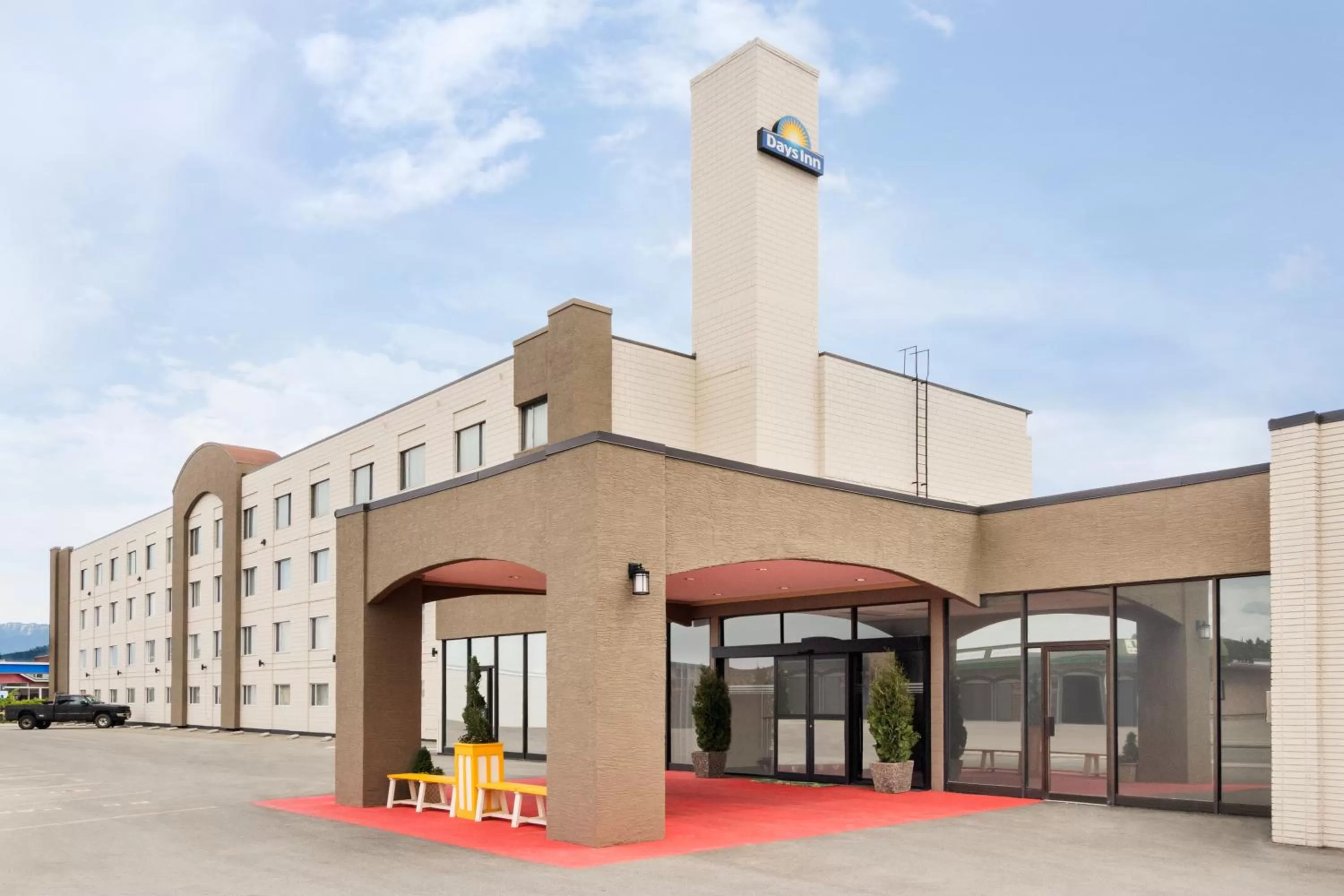 Facade/entrance in Days Inn by Wyndham Cranbrook Conference Centre