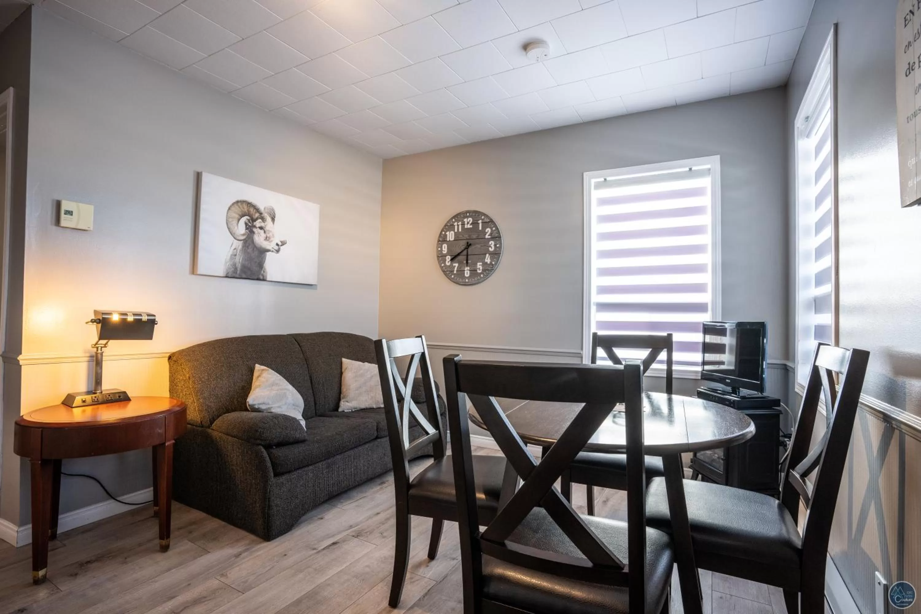 Seating area, Dining Area in Auberge Éva