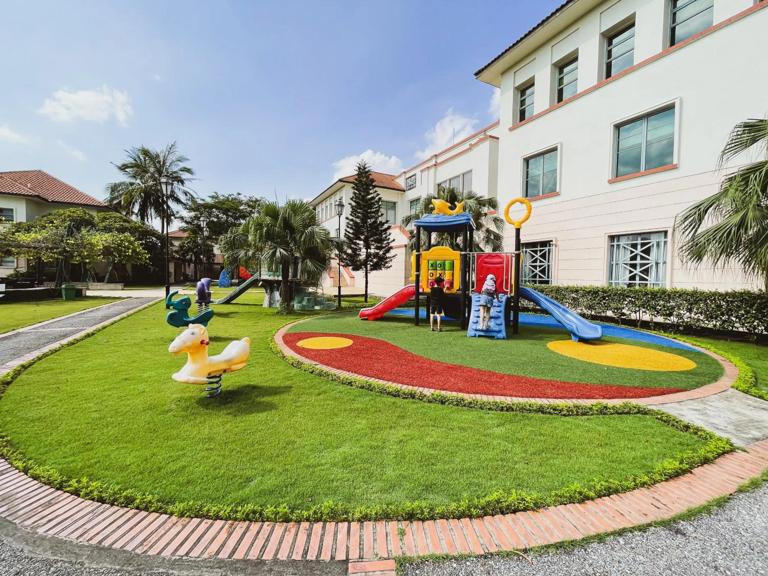 Children play ground in Diamond Westlake Suites