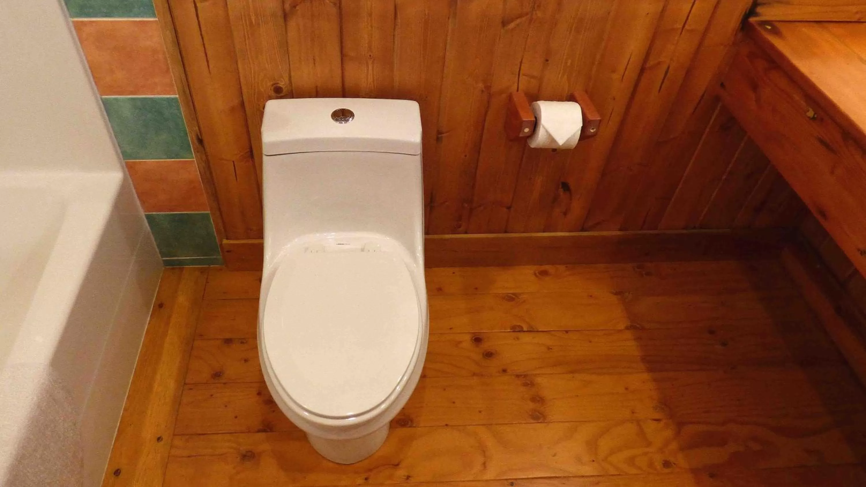 Bathroom in Seine Boat Inn