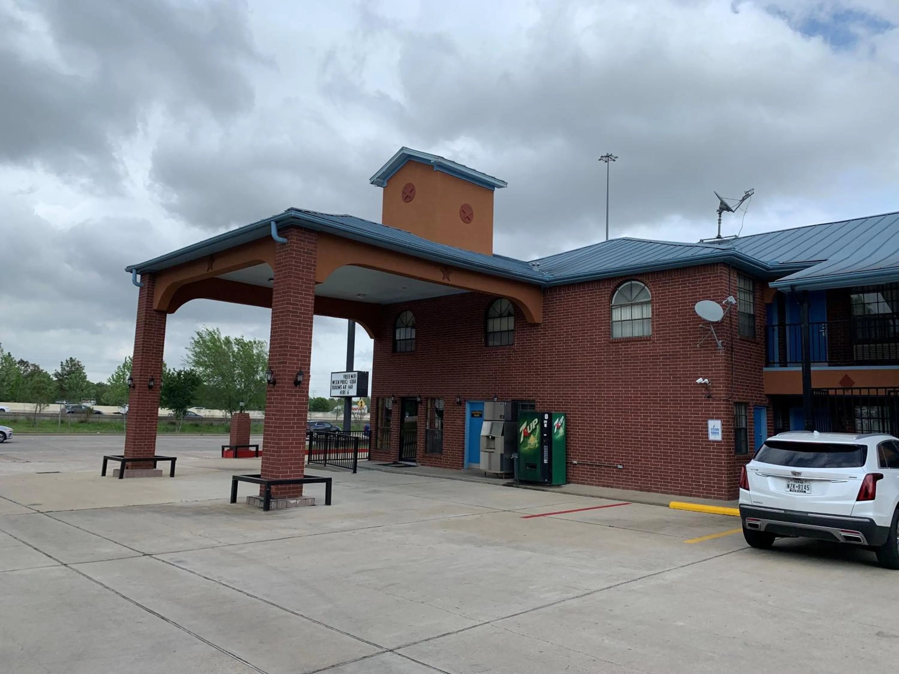 Property building in Express Inn