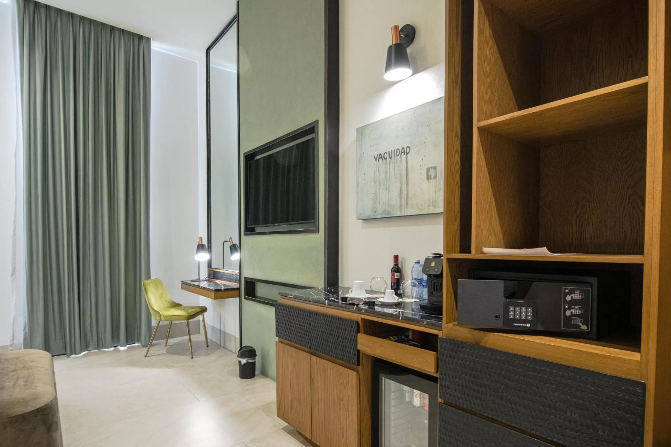 TV and multimedia in Becquer Hotel Guadalajara