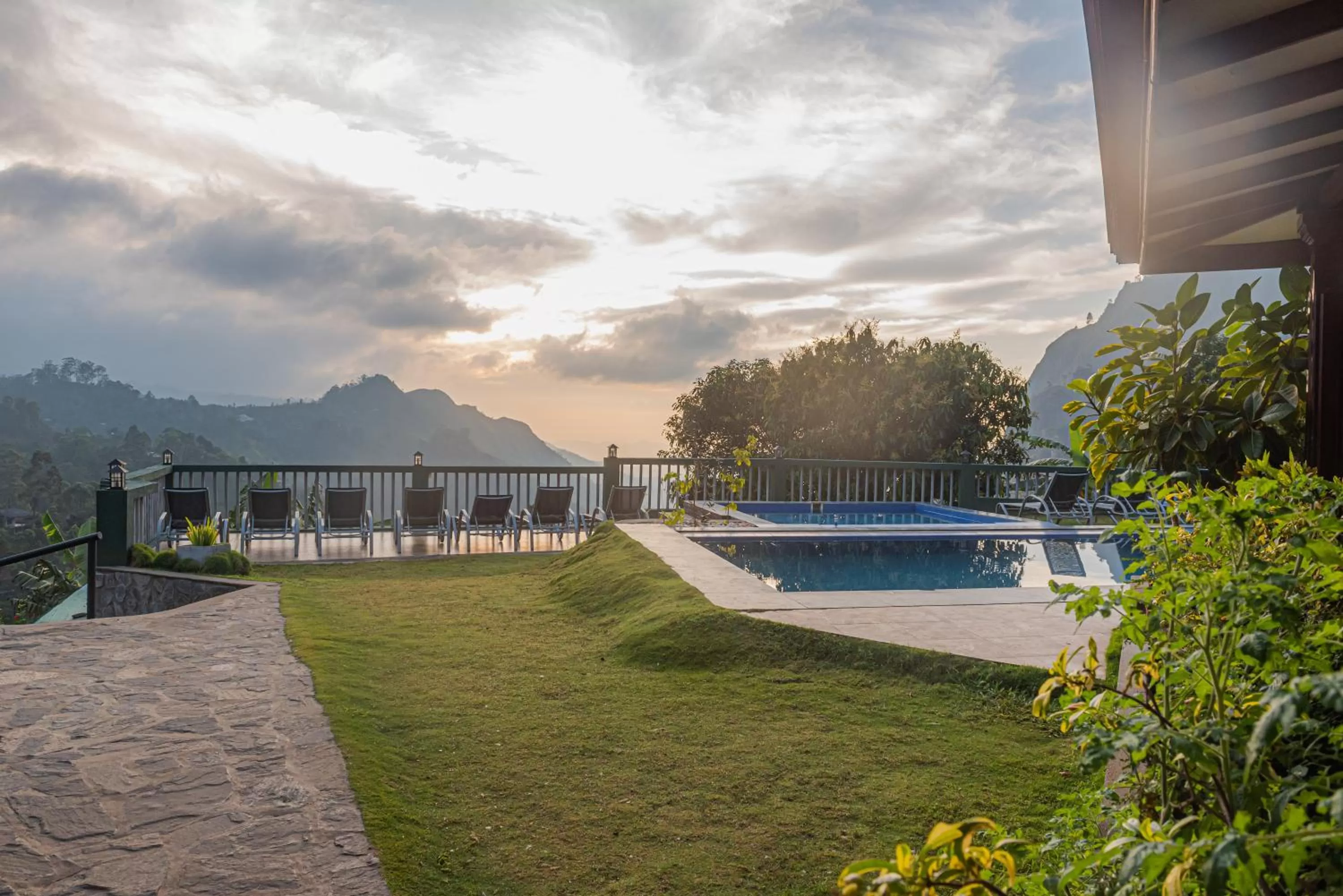 Swimming pool in Ravana Range Ella