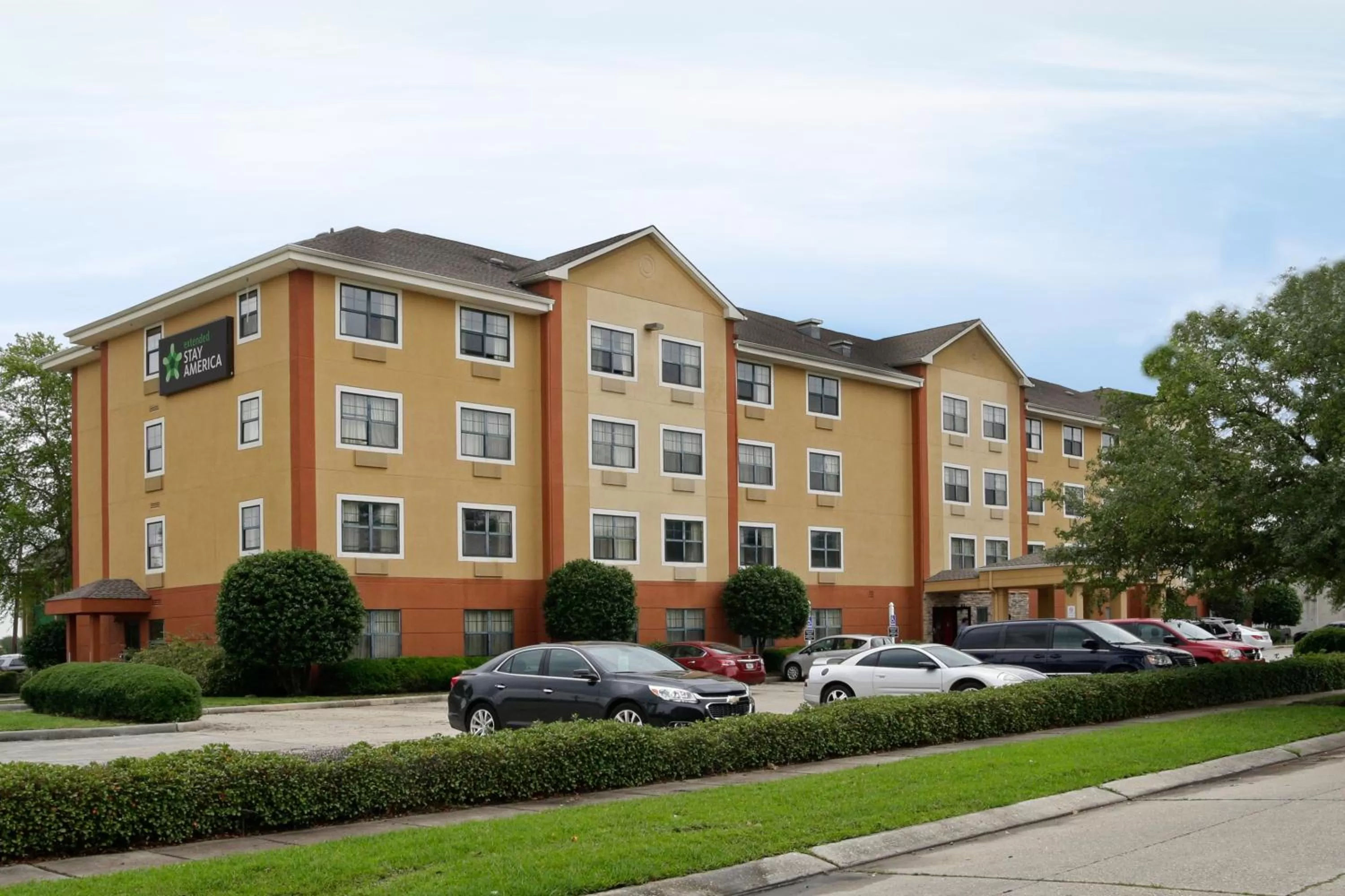 Property building in Extended Stay America Suites - New Orleans - Metairie