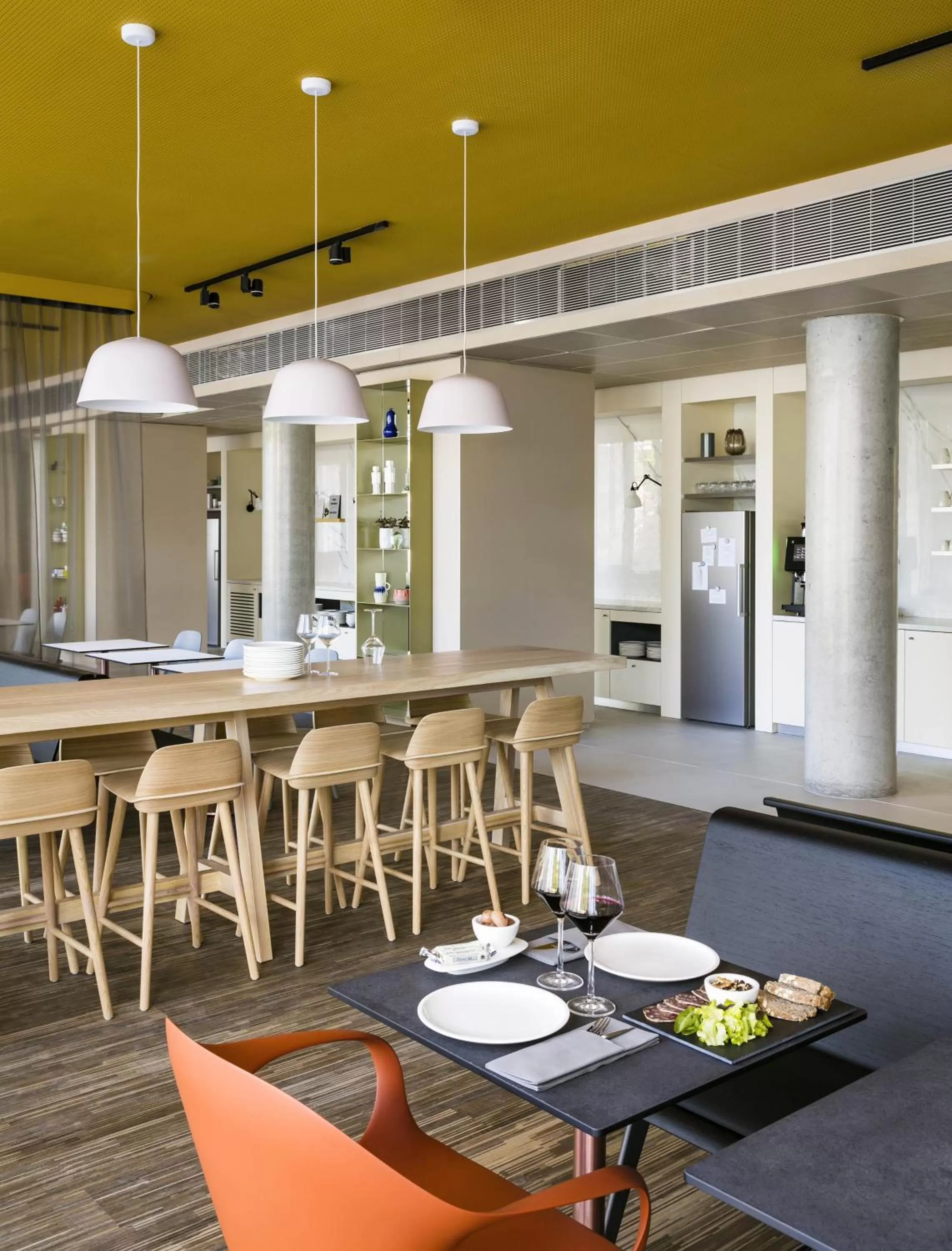 Dining area in OKKO Hotels Paris Porte De Versailles