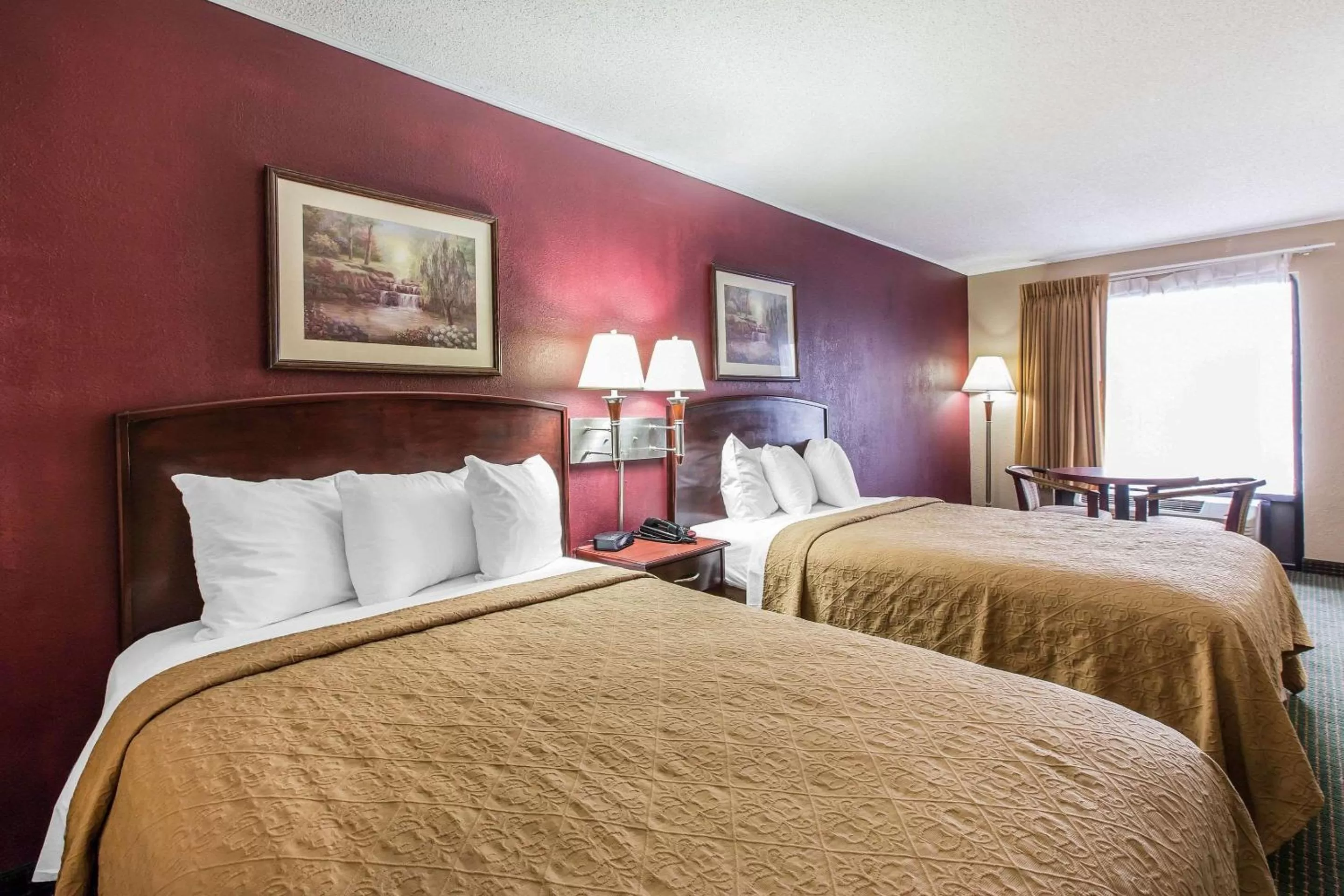 Photo of the whole room in Quality Inn Tifton