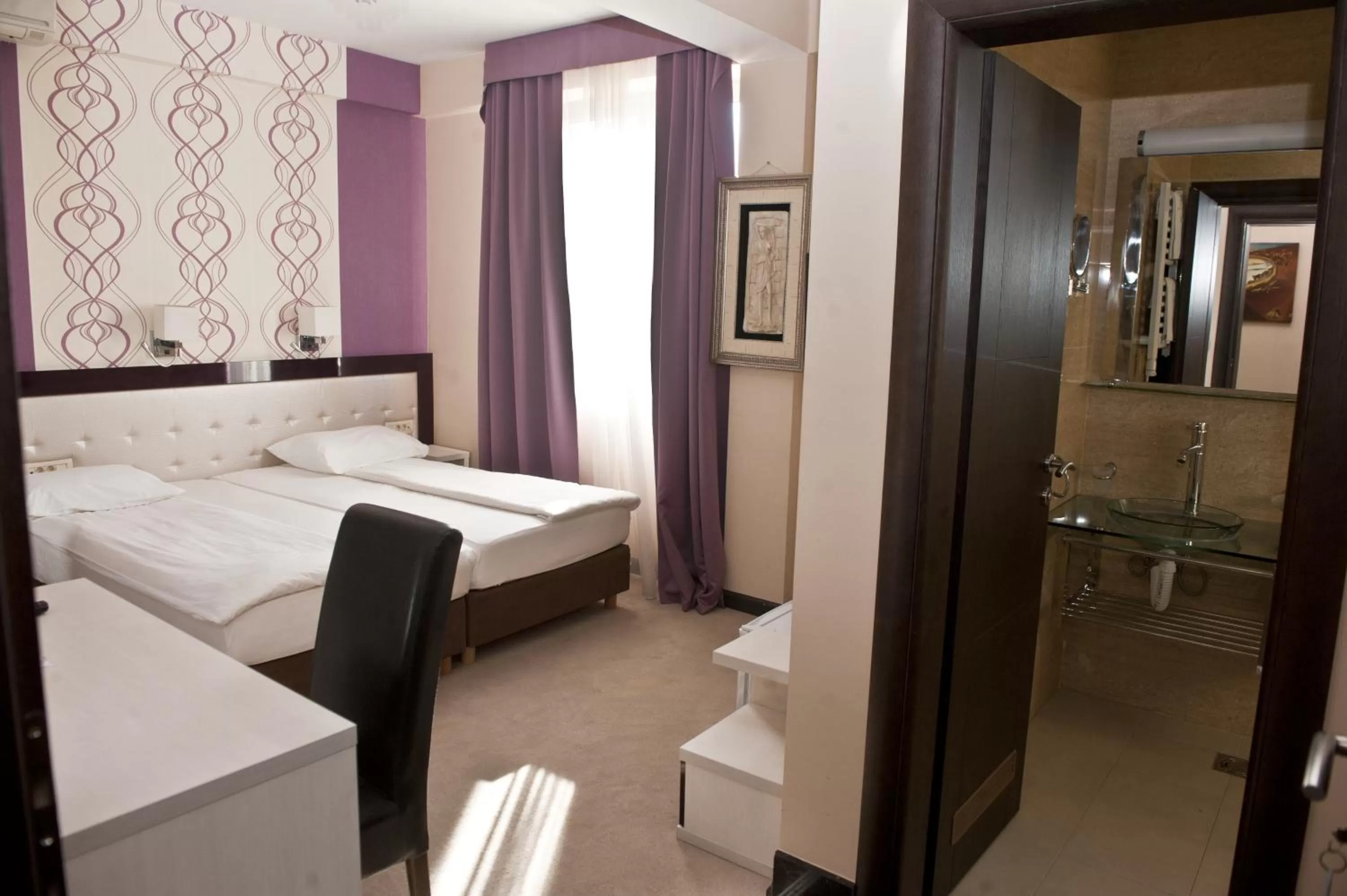 Bed in Hotel Crnogorska Kuća