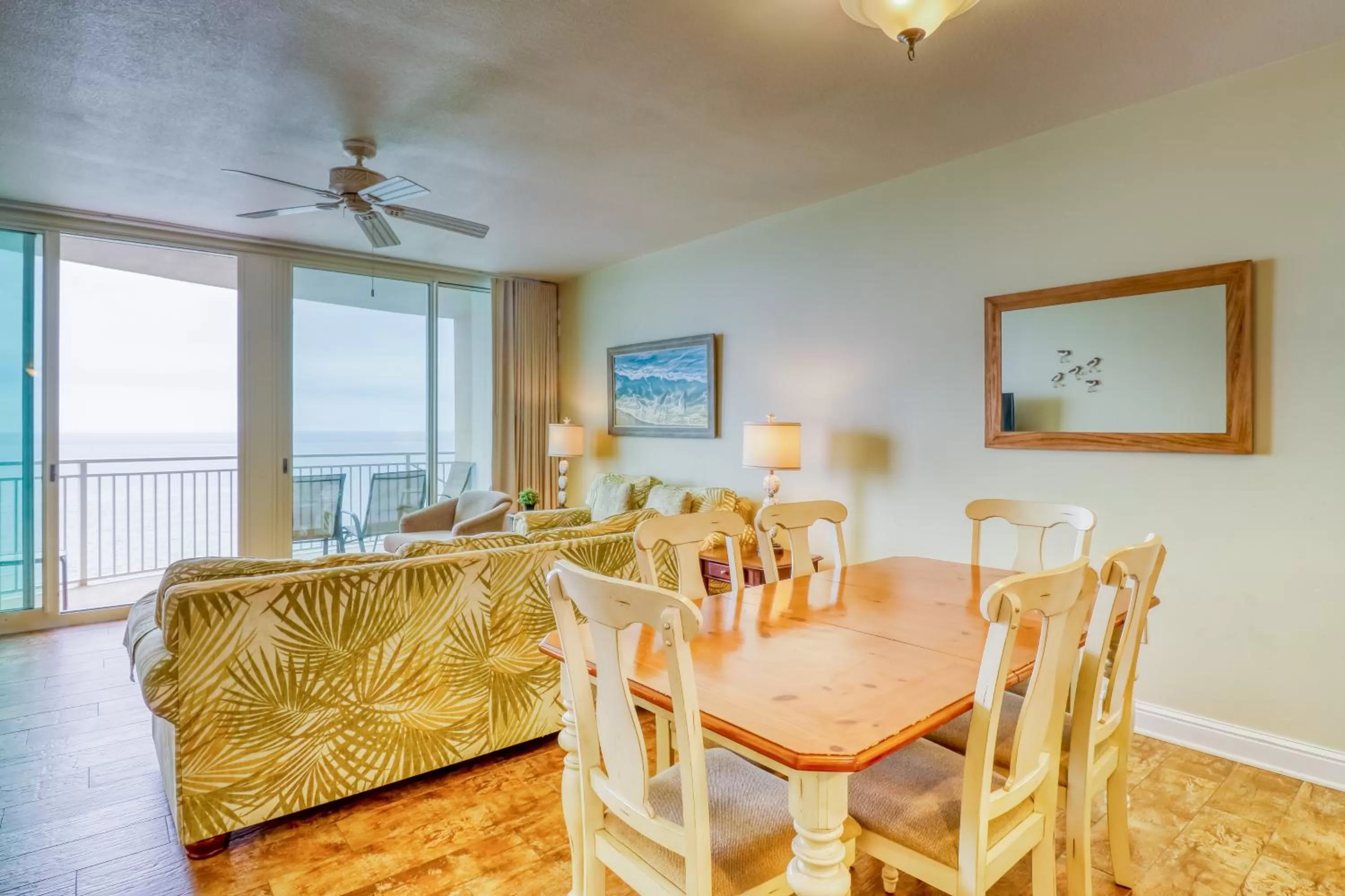 Apartment with Pool View  in Aqua 1604