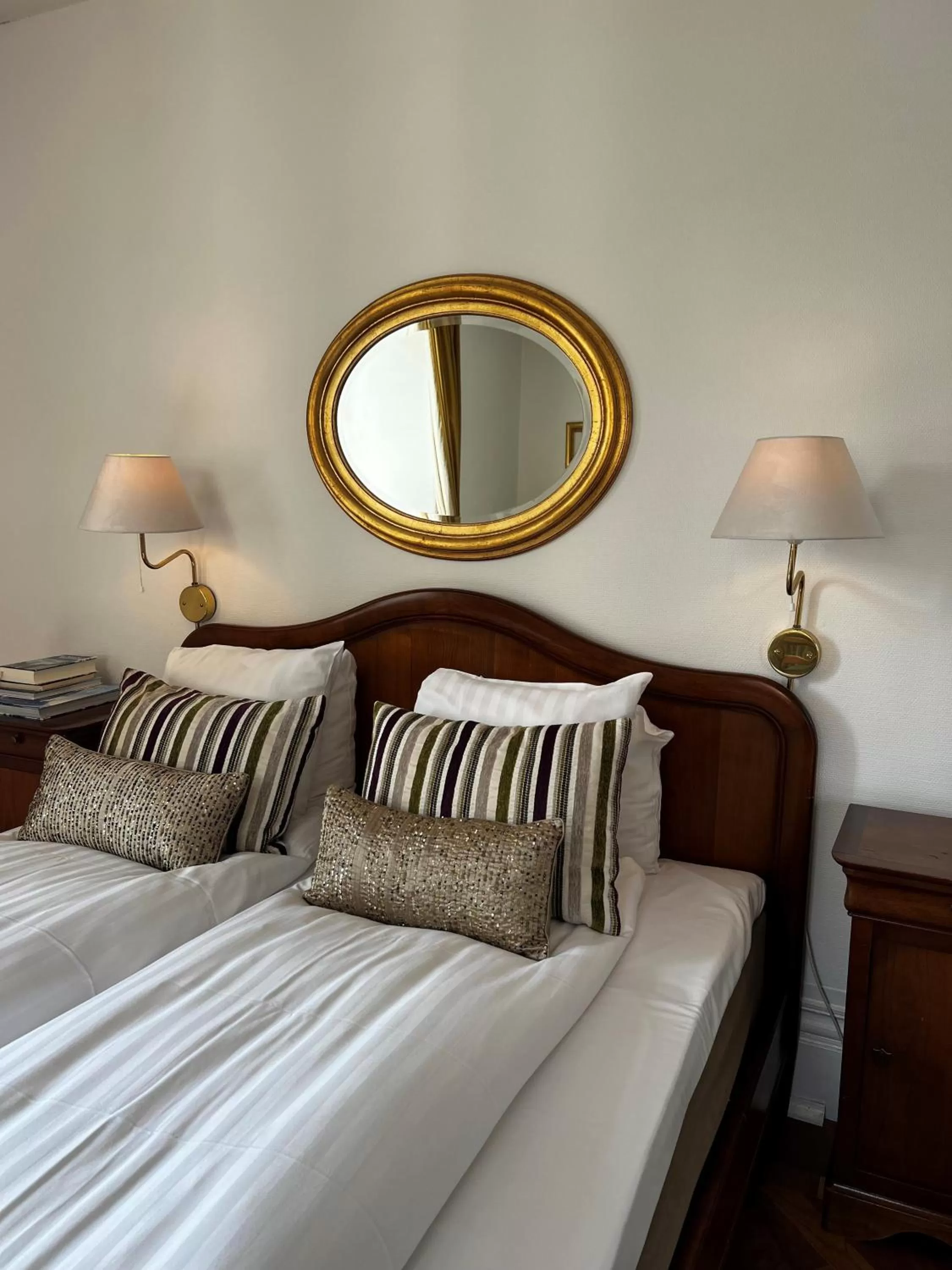 Property building, Bed in Hotell Dannegården