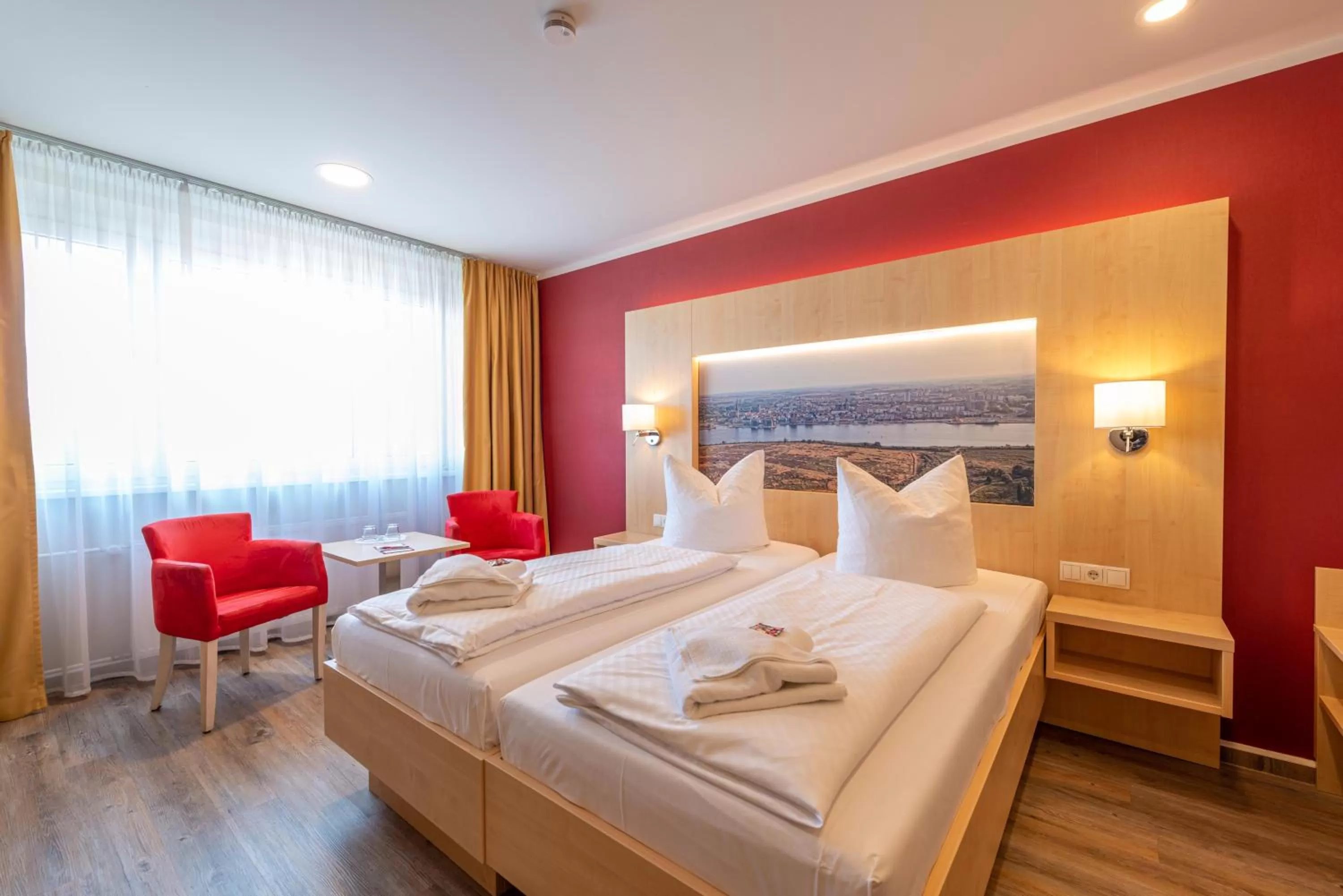 Photo of the whole room, Bed in Hotel an der Stadthalle Rostock