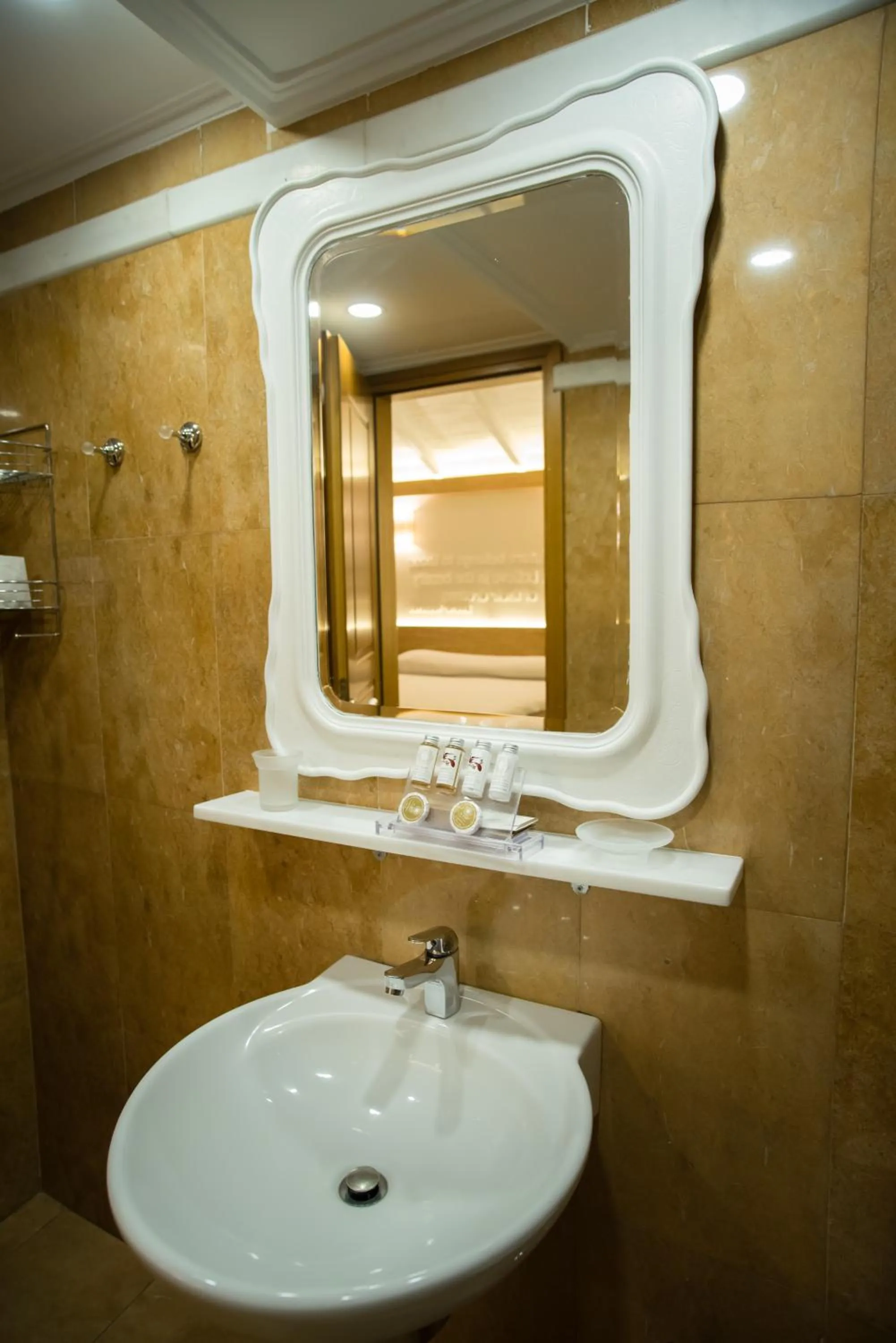 Bathroom in Byzantino Hotel