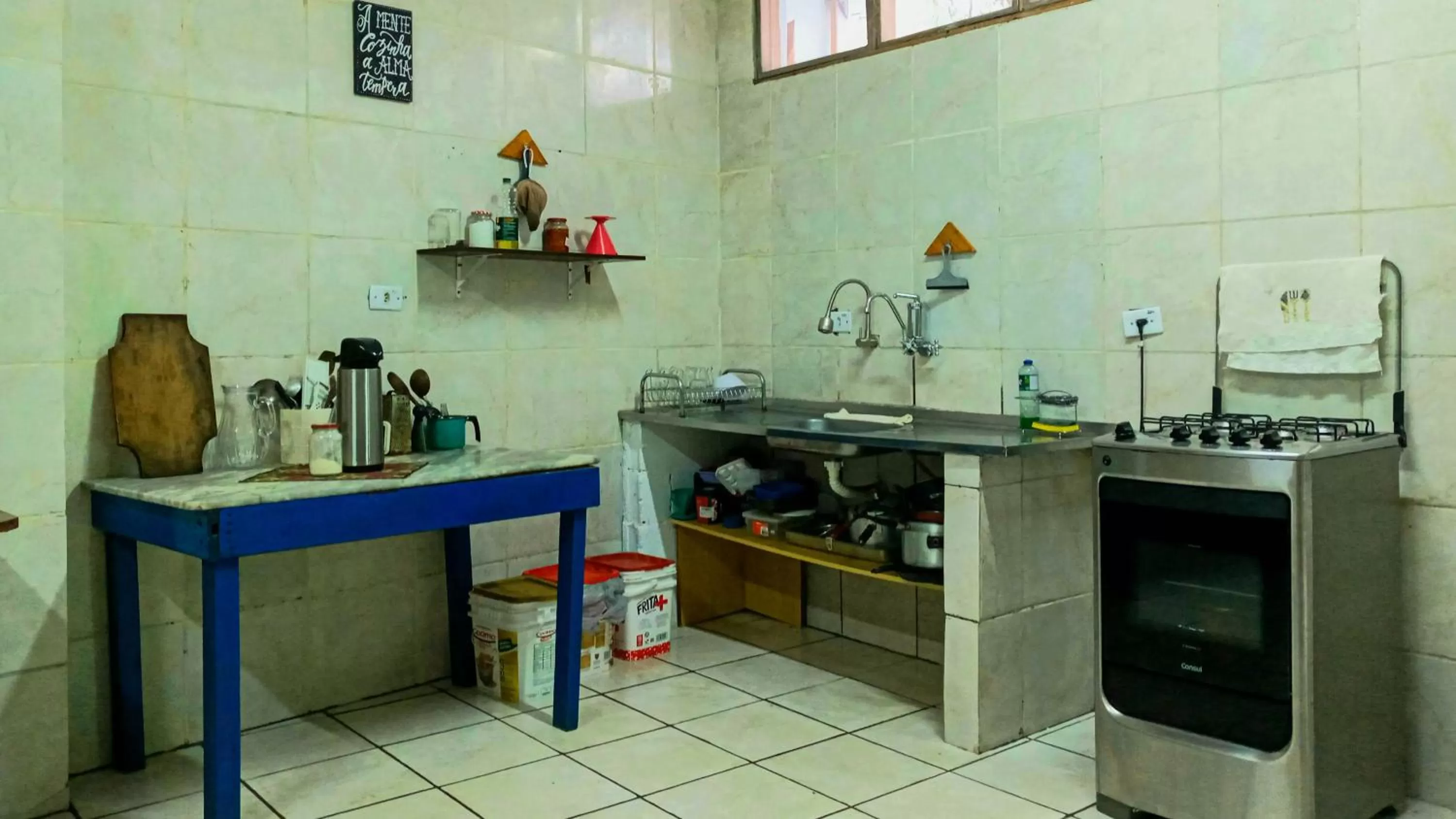 Kitchen/Kitchenette in Pousada e Hostel Marthi