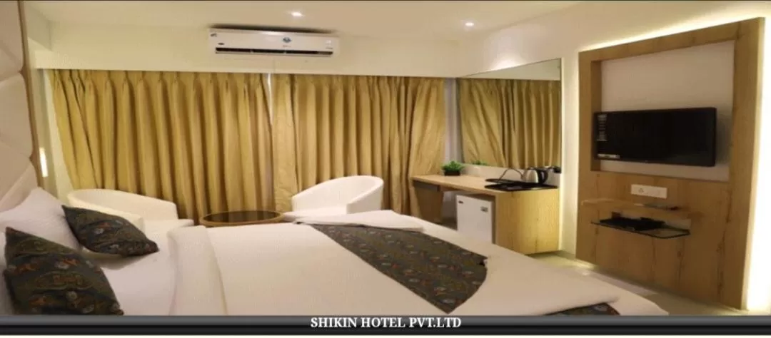Bed in Shikin Hotels (Close to Palm Beach Road)