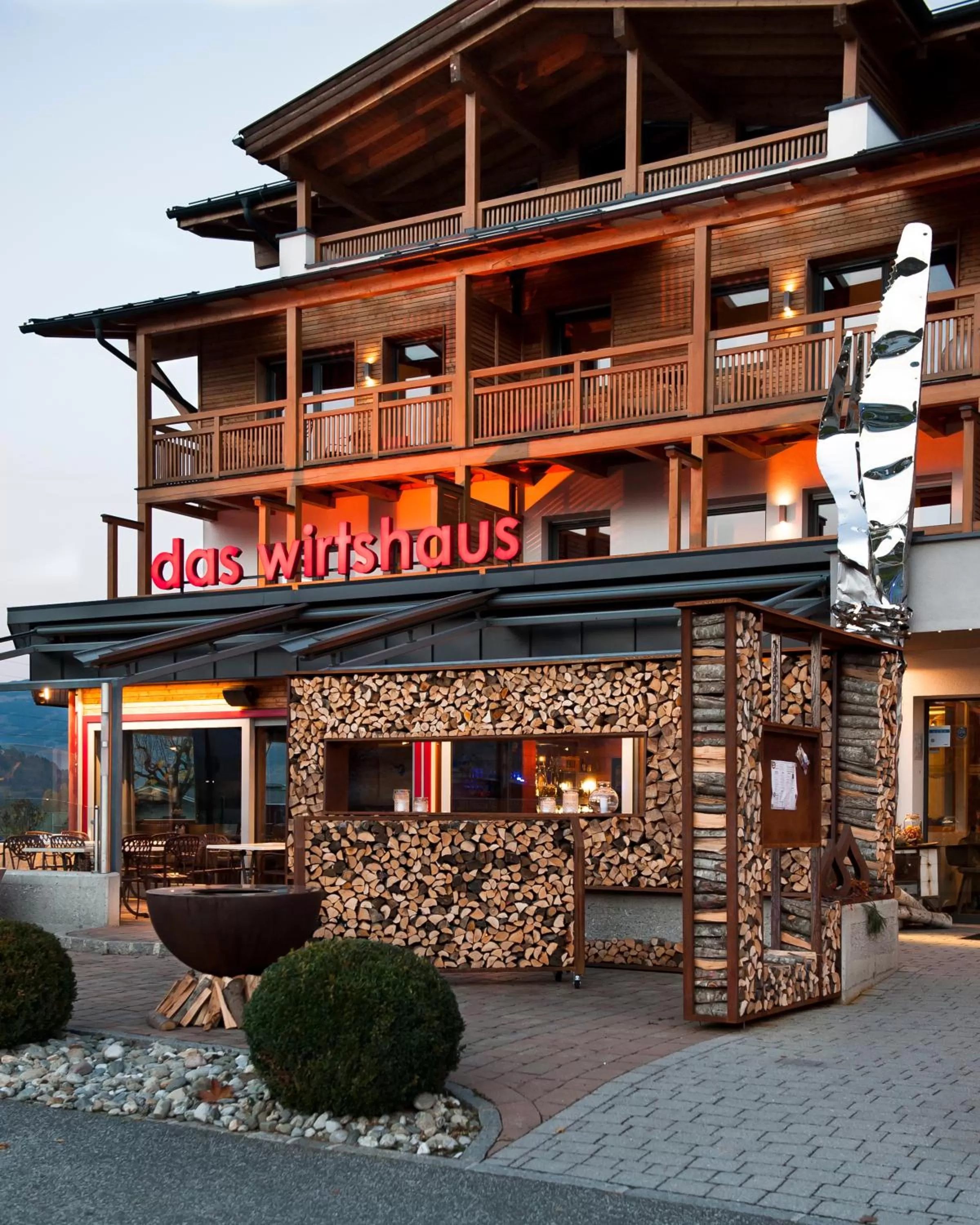 Property building in Auhof Wirtshaus & Suiten