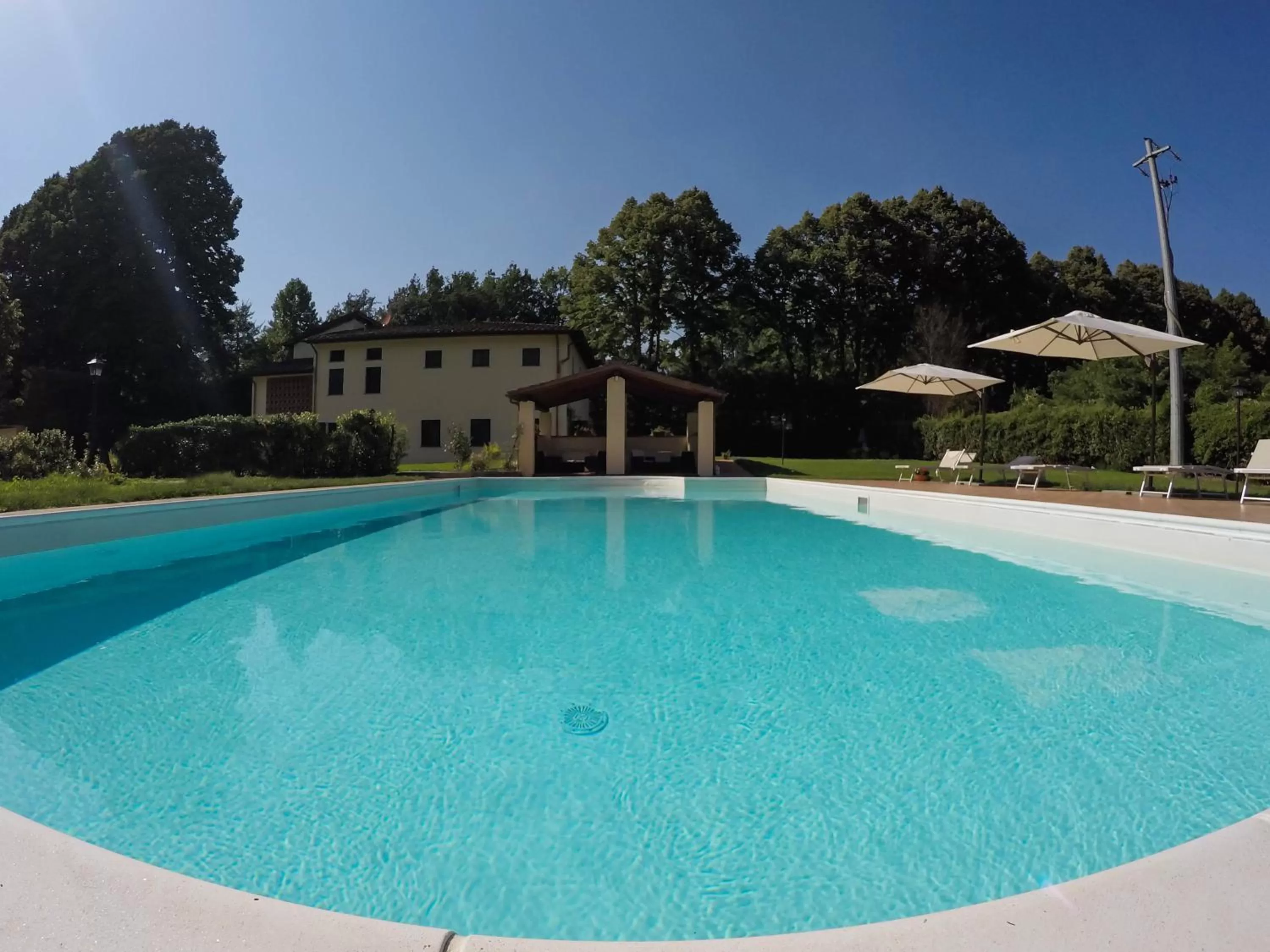 Swimming Pool in CASALE LA FATA -tipico toscano immerso nelle colline tra Lucca e Versilia, 6 appartamenti indipendenti