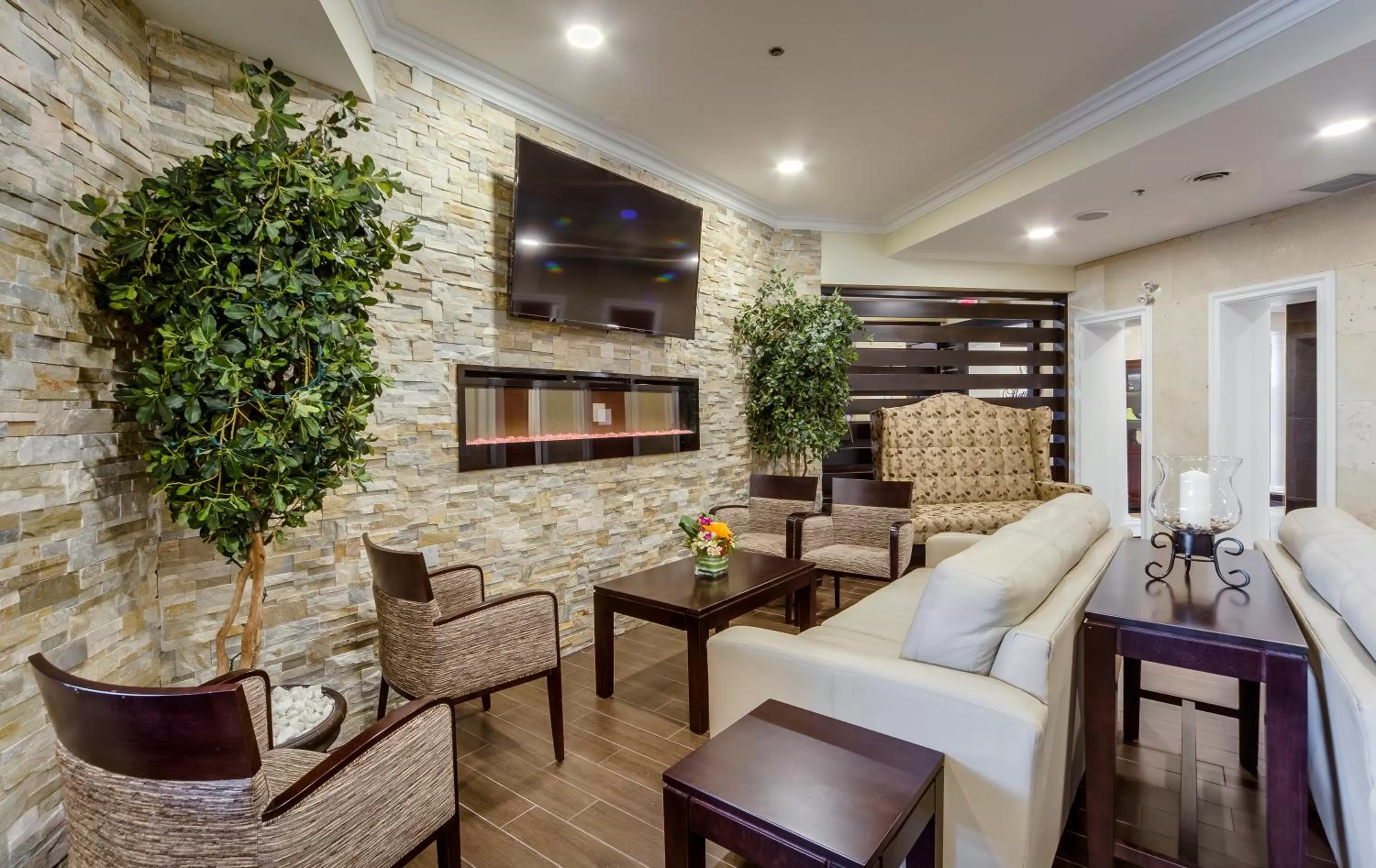 Lobby or reception in Monte Carlo Inn Vaughan Suites