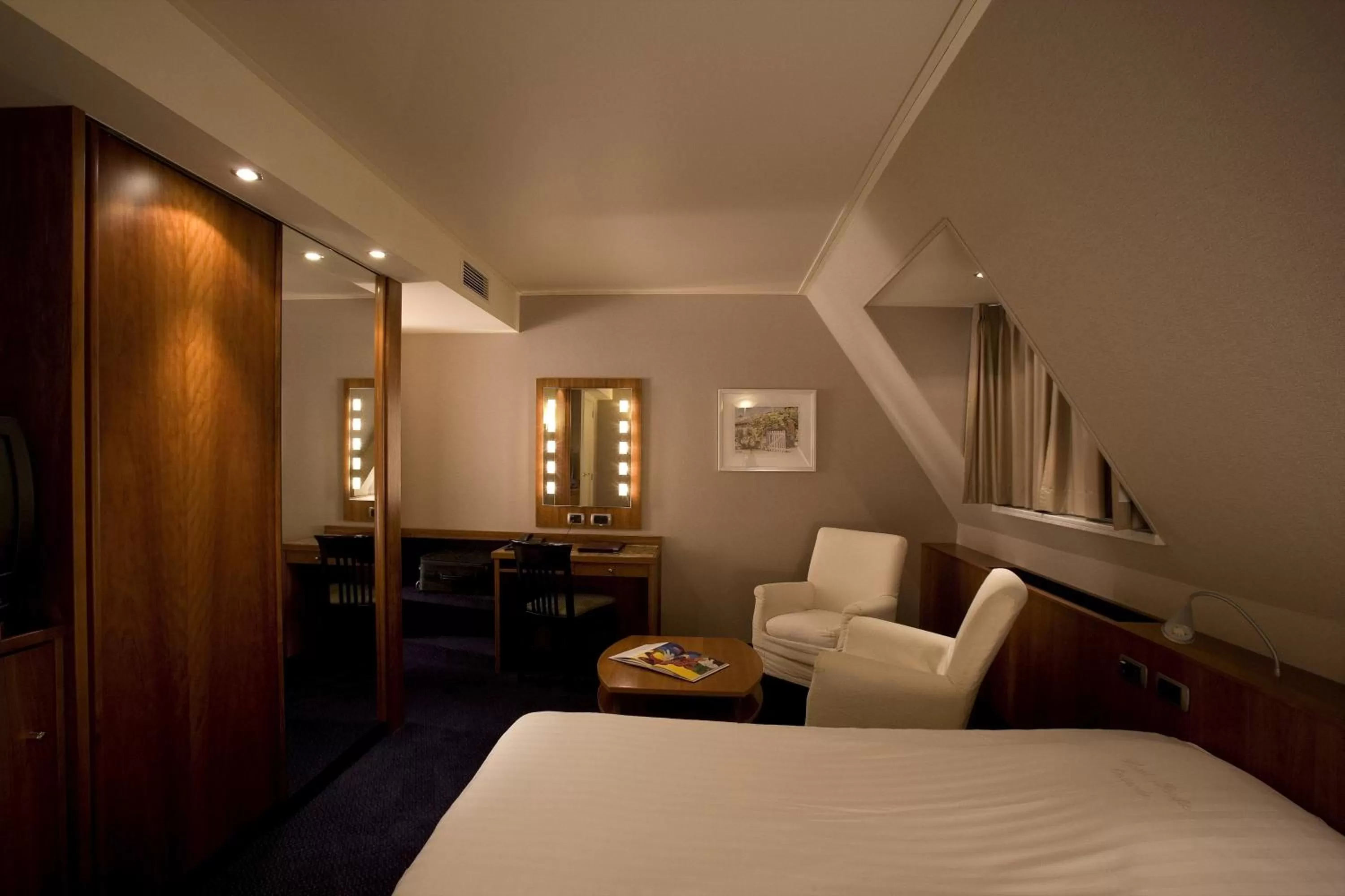 Photo of the whole room, Bed in Hotel Pacific