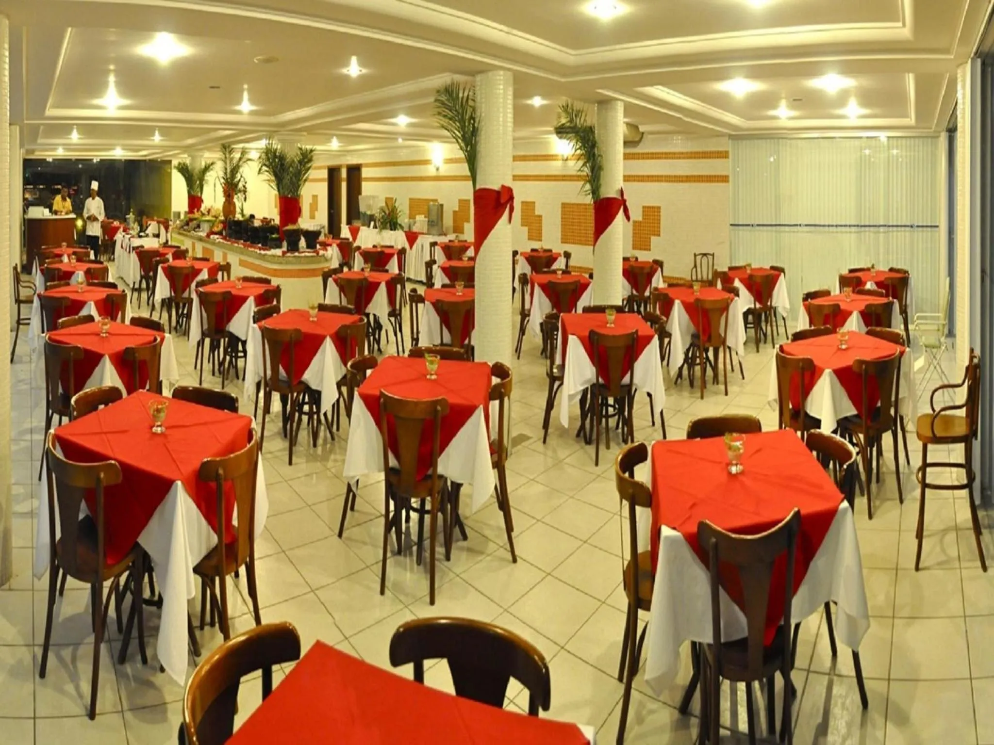 Restaurant/places to eat in Sunshine Praia Hotel