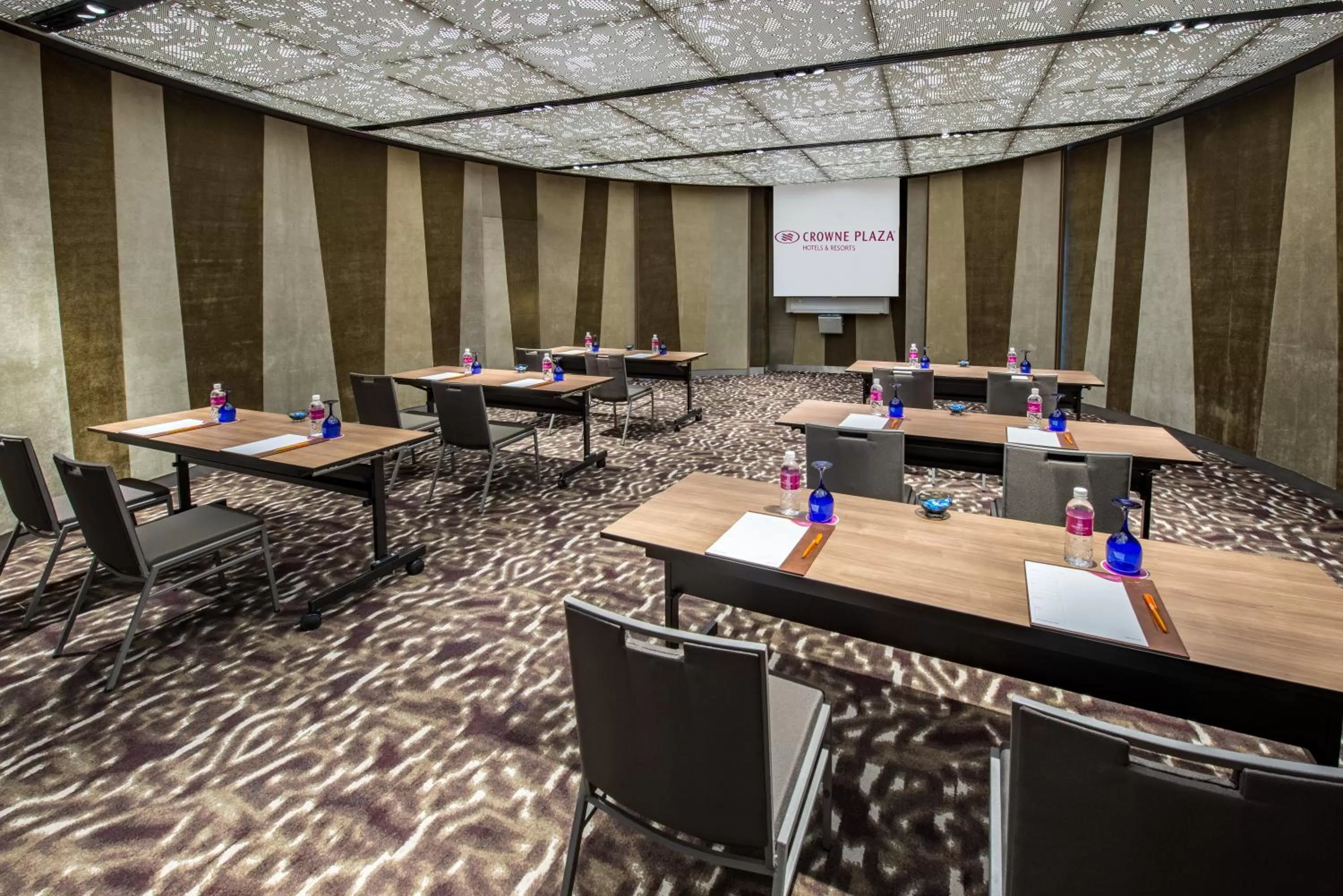 Meeting/conference room in Crowne Plaza Changi Airport by IHG